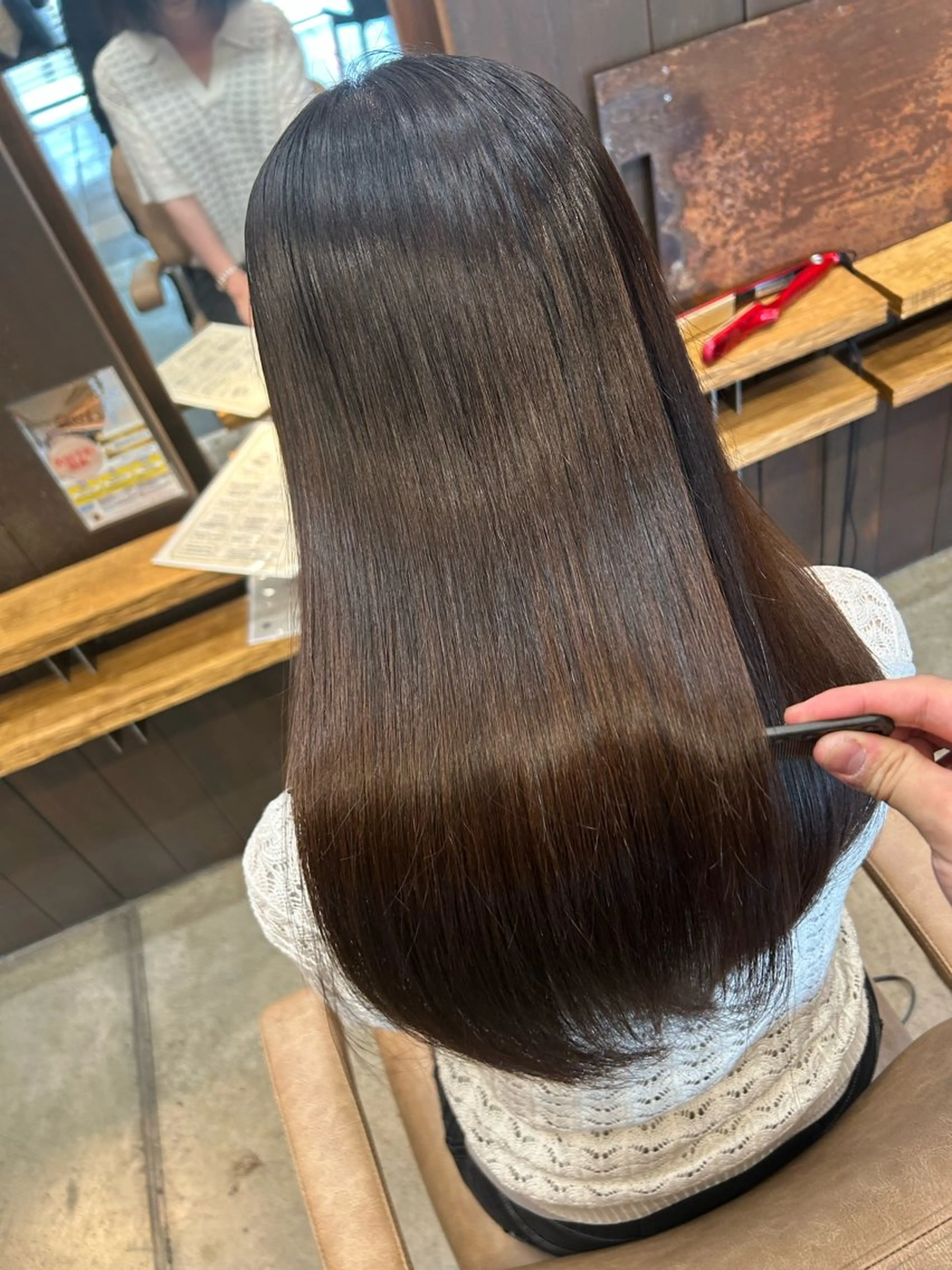 セミロング カット ヘアカラー トリートメント 美髪縮毛矯正/ 髪質改善/愛敬響のヘアスタイル