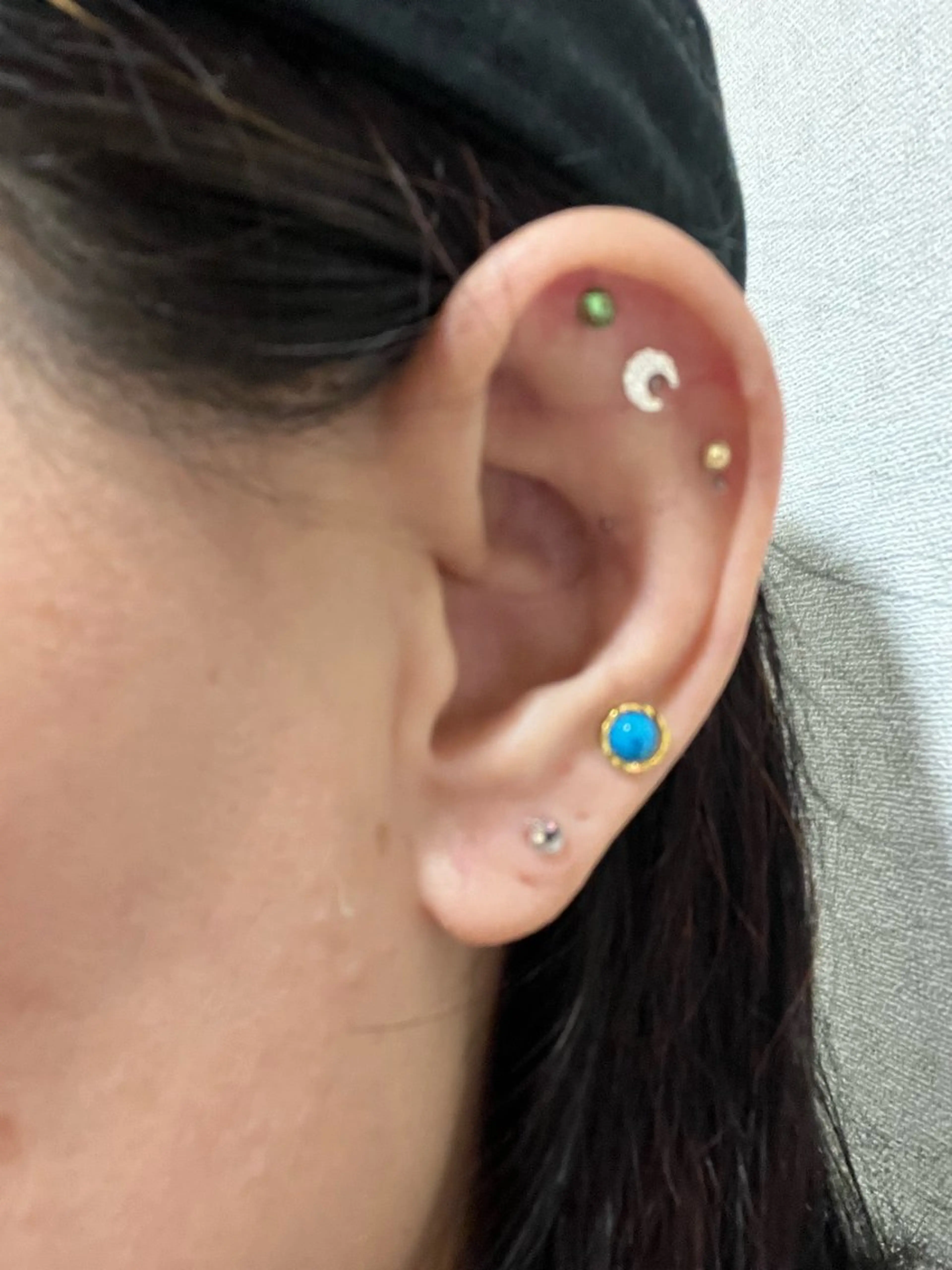 耳つぼジュエリー(ストーン8粒以内)耳ジュエリーの写真、口コミ頂ける方。の写真