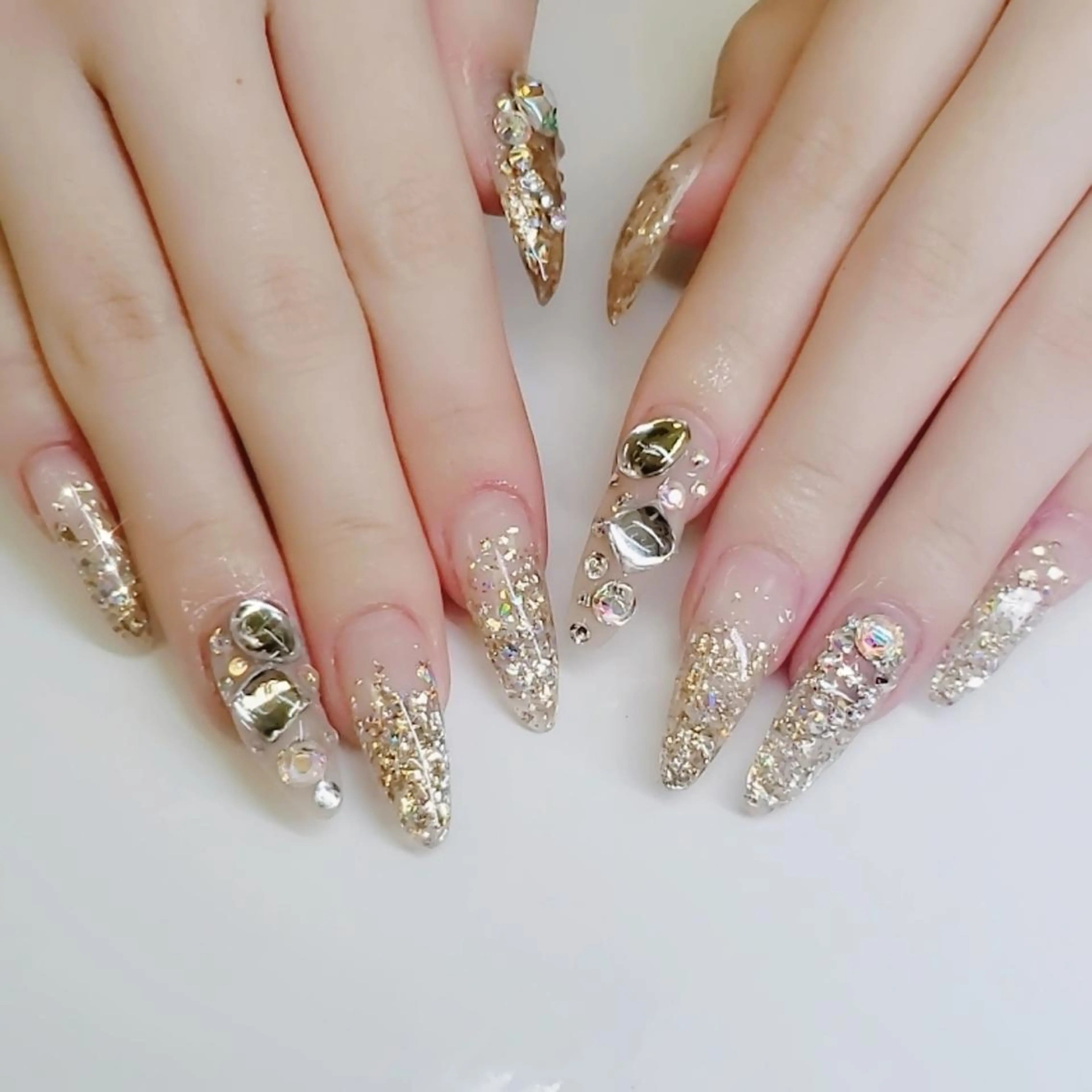 ロング ネイル ハンドネイル クロキ 。のネイルデザイン