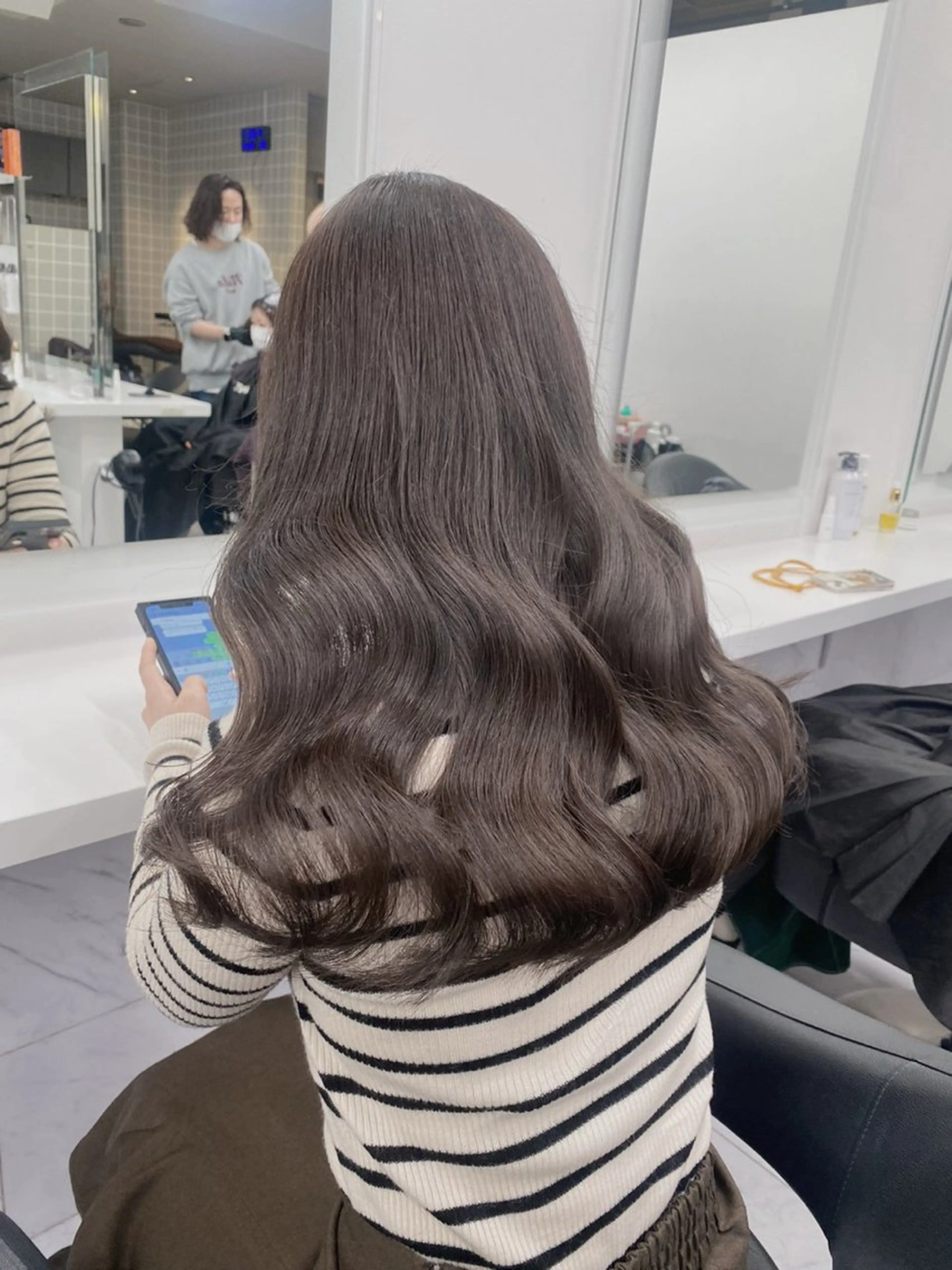 カラー ヘアカラー トリートメント 韓国レイヤー似合わせ 透明感カラー飛我💗のヘアスタイル