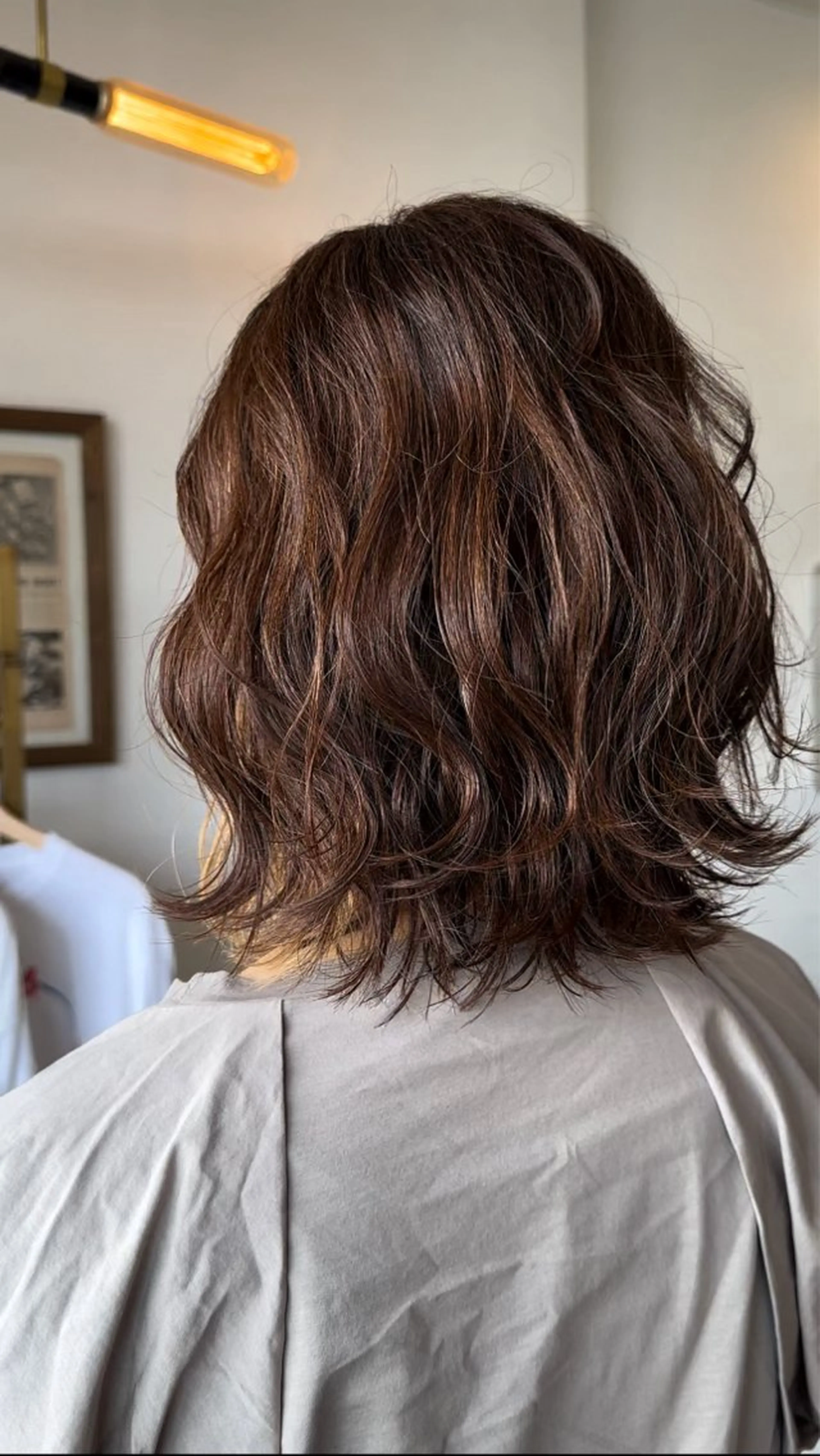 ミディアム パーマ 岩村 夏姫のヘアスタイル