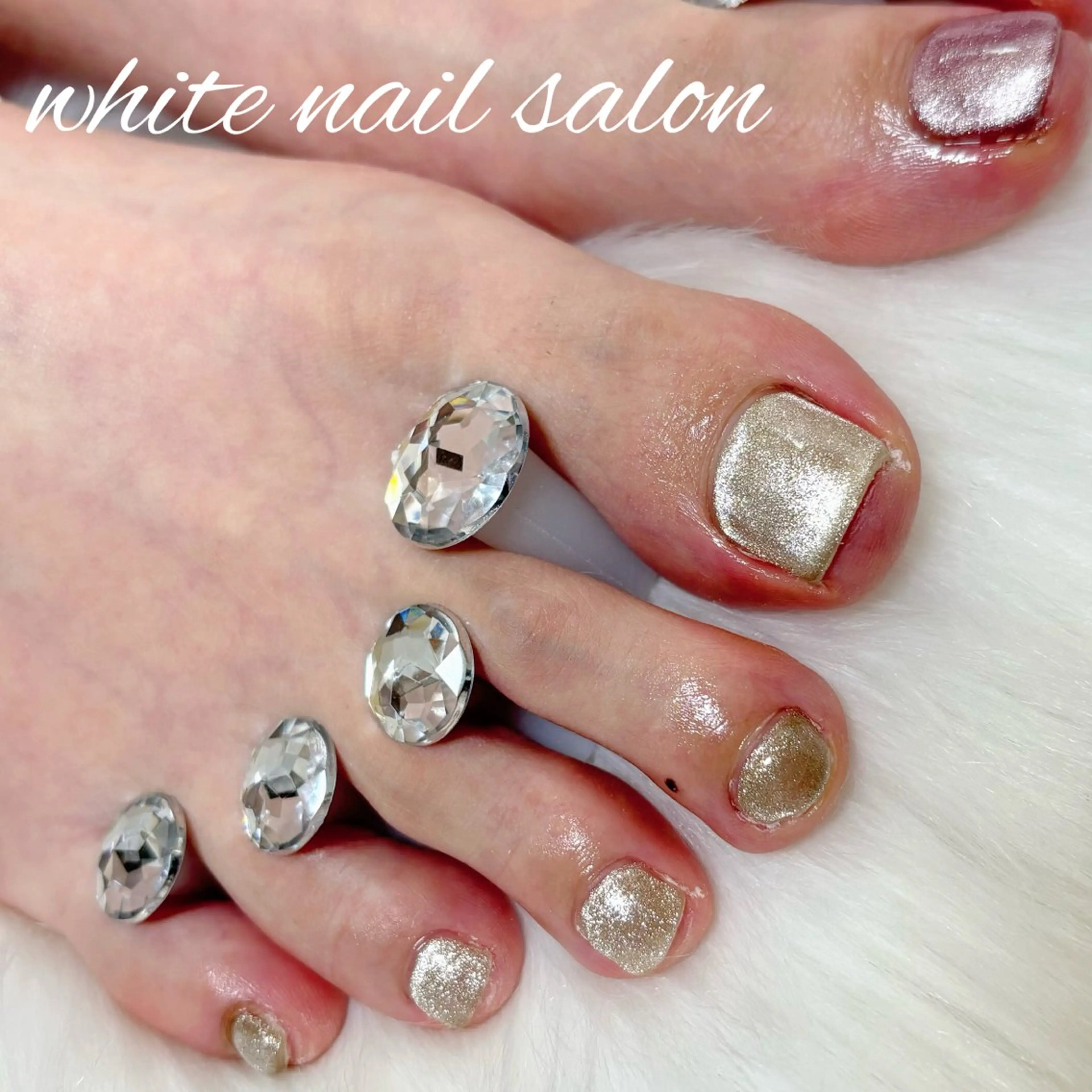 ネイル ホワイト フットネイル white nail salonのネイルデザイン
