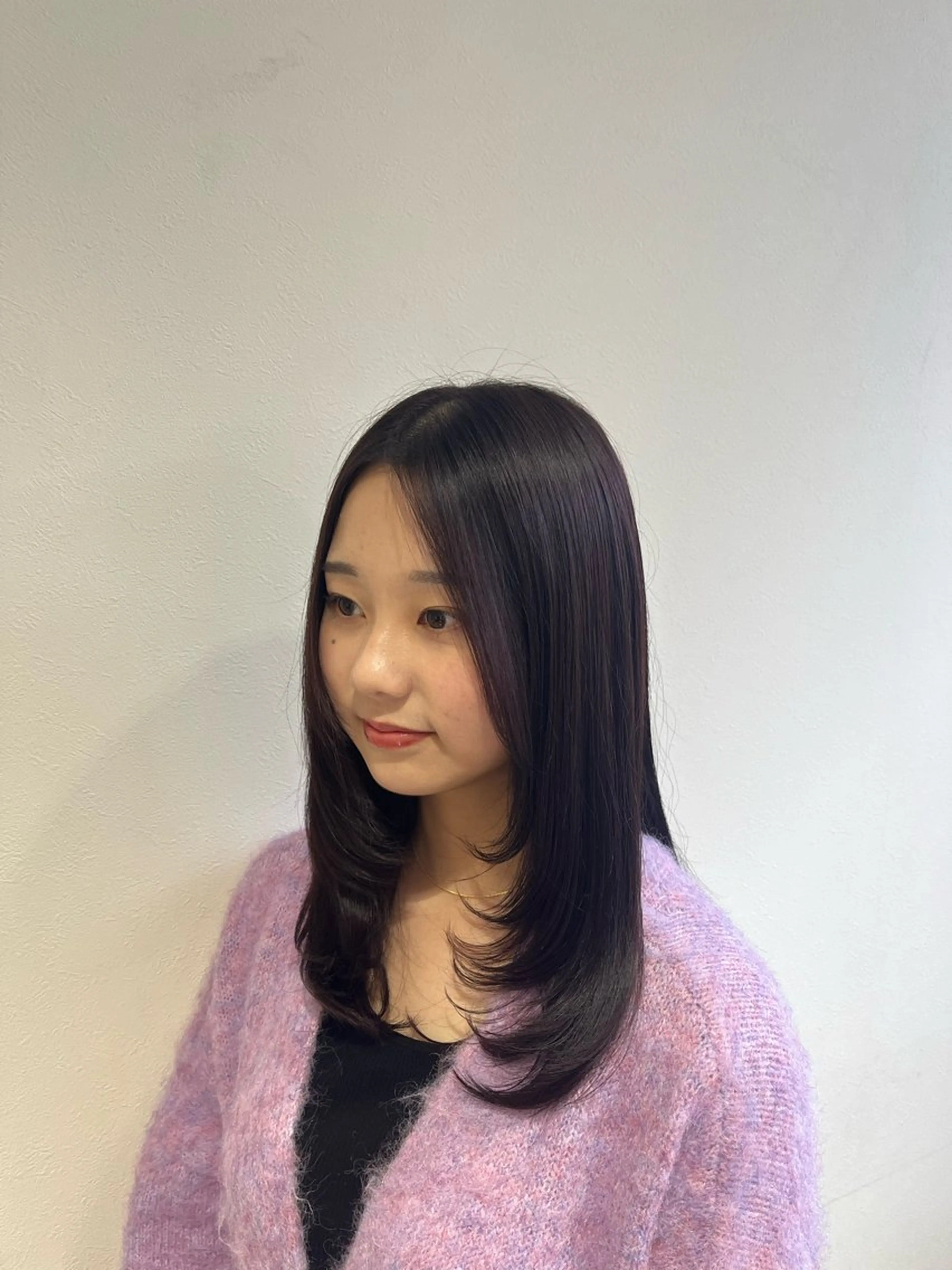 セミロング レイヤーカット CLIQUE　有木 七虹のヘアスタイル