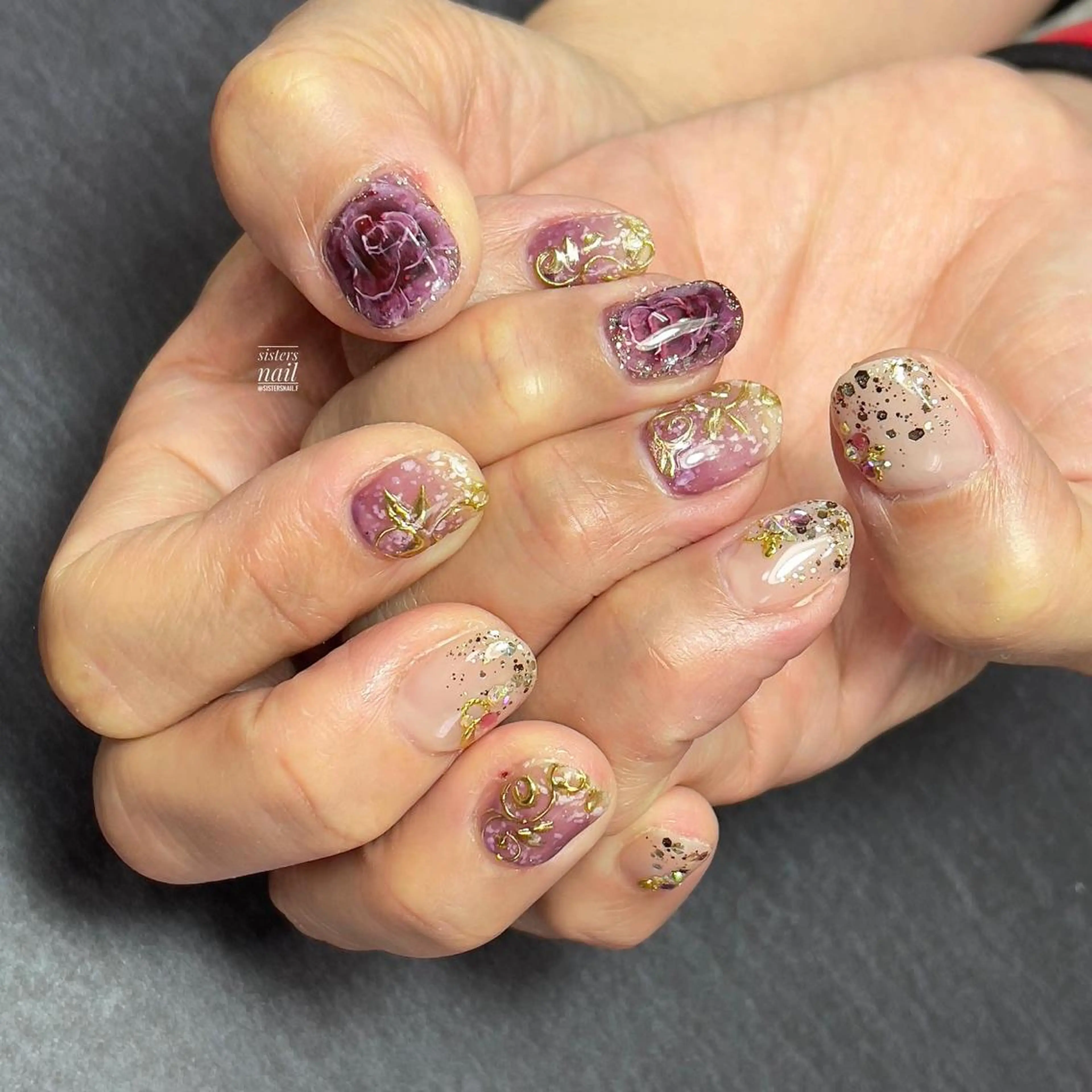 ネイル アートネイル フラワーネイル ジェルネイル ゴールド キラキラネイル sisters nail.fのネイルデザイン