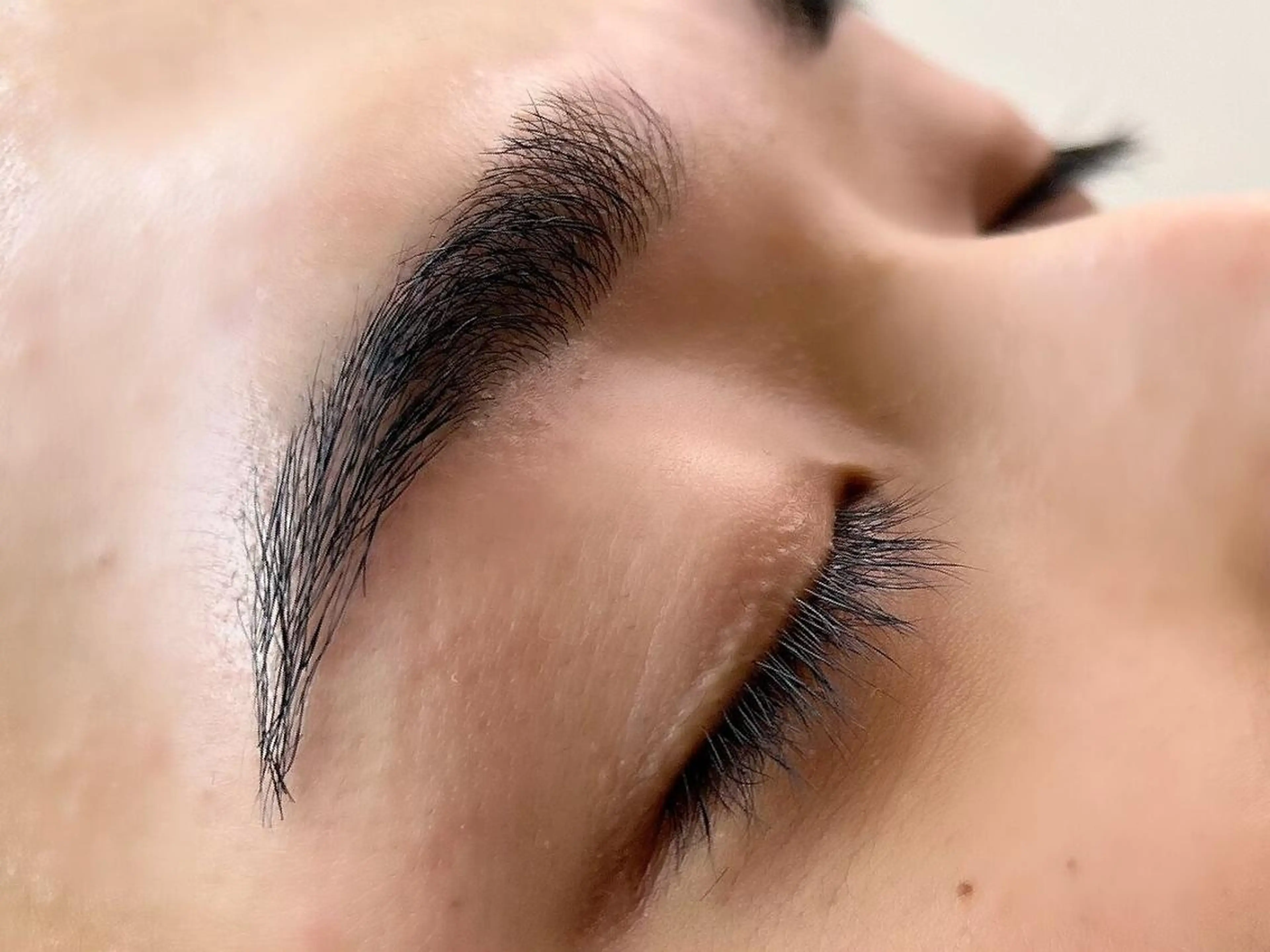 アイブロウ メンズアイブロウ 国本 寿恵のエステ・リラクイメージ