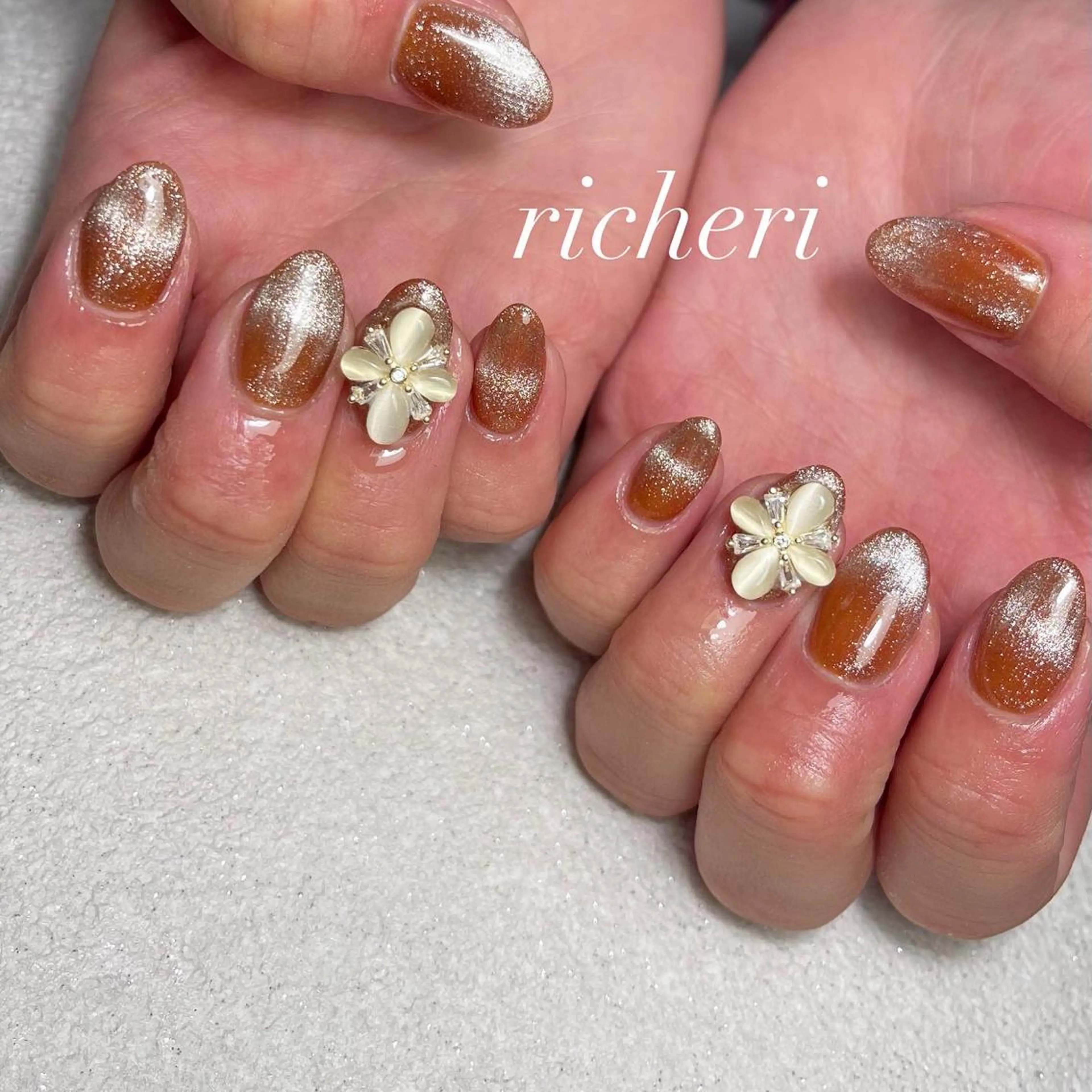 ミディアム ネイル 韓国風ヘア アートネイル フラワーネイル フレンチネイル ジェルネイル richeri beautyのエステ・リラクイメージ