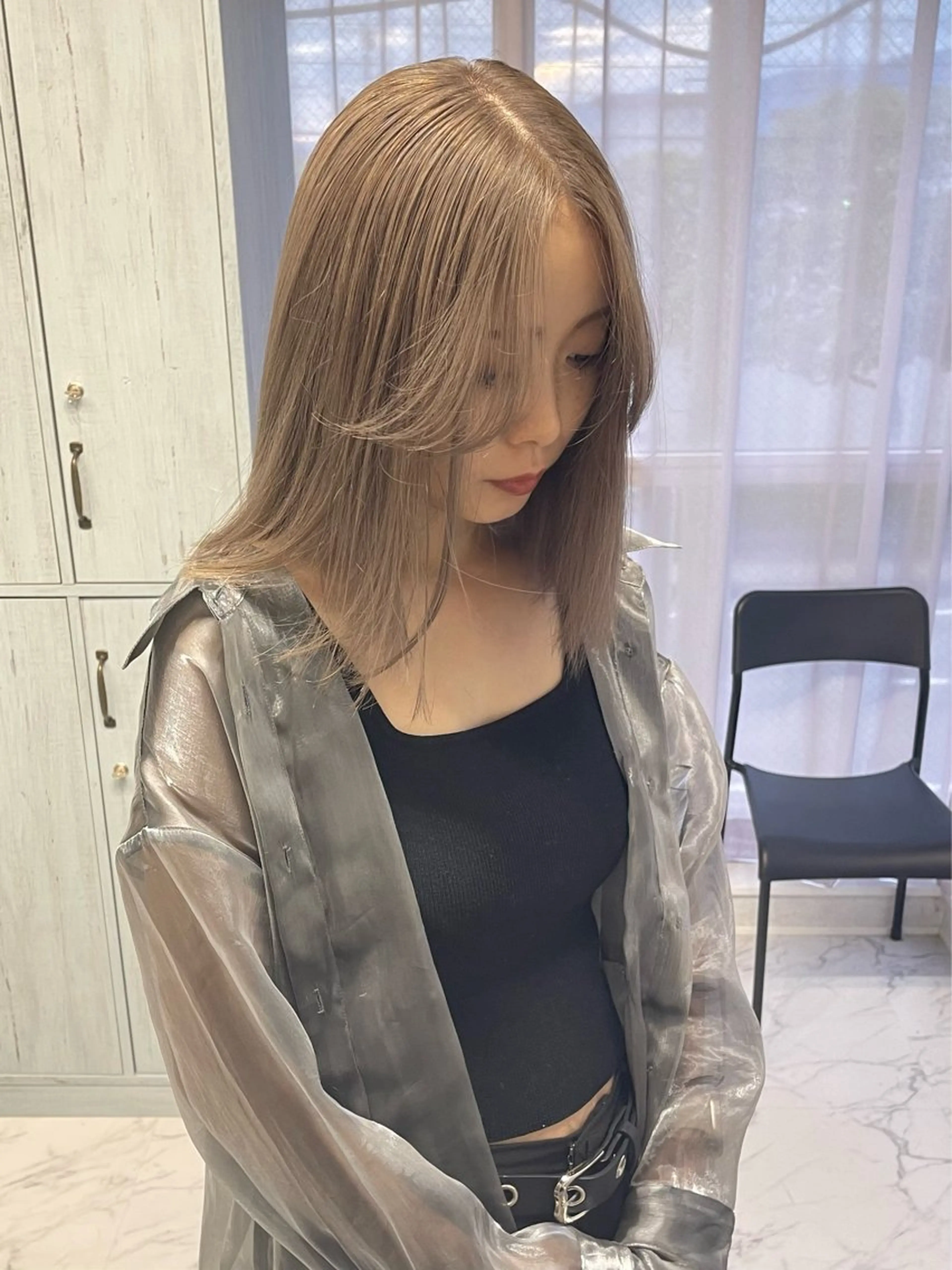 ミディアム カラー ヘアアレンジ バレイヤージュ デザインカラー ハイライトカラー 外国人風カラー ハイライト カット ヘアカラー トリートメント アンドウ ユウ/ レイヤーカット/韓国のヘアスタイル