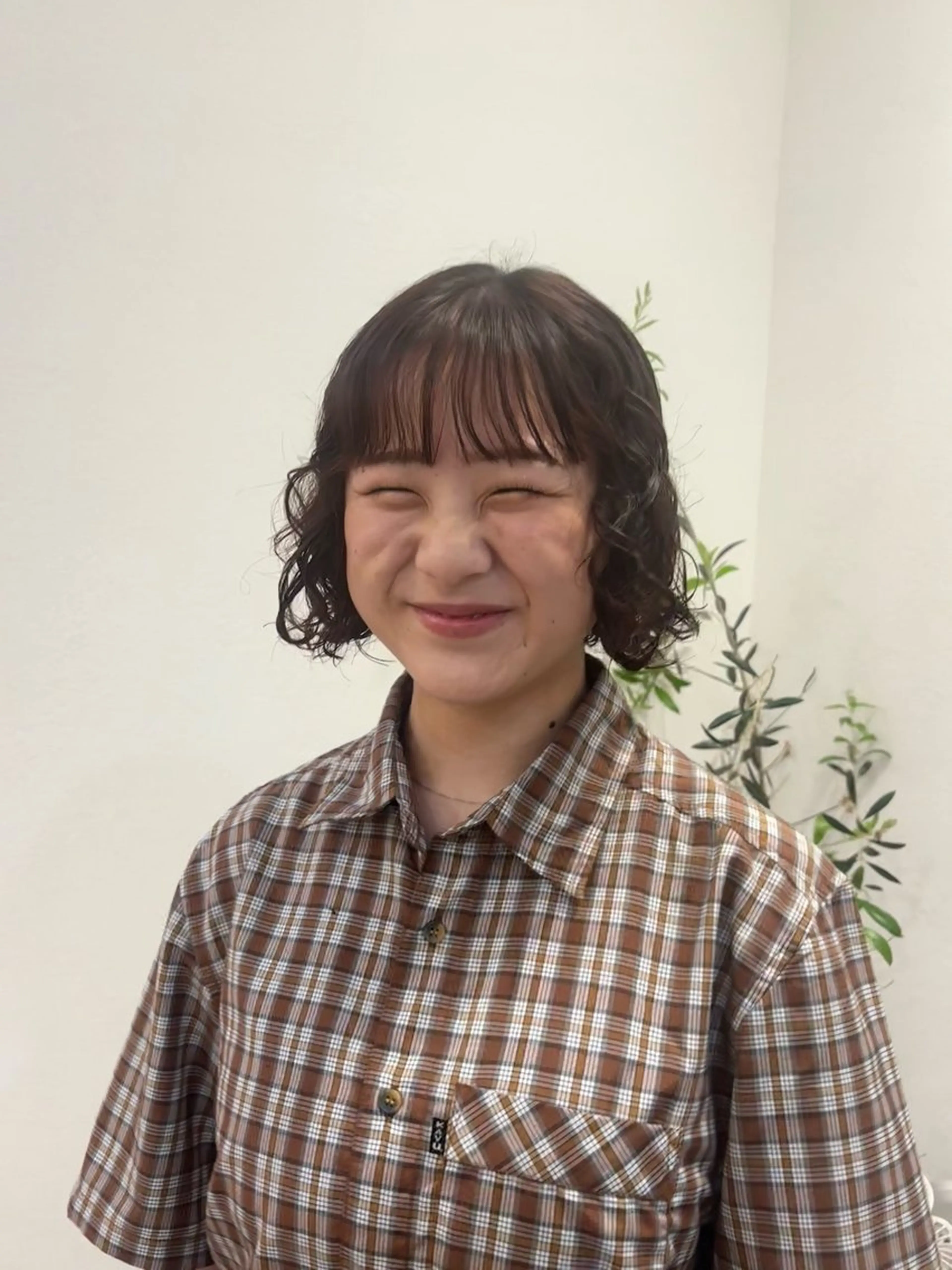 ショート パーマ 伸ばしかけ anna/ラフパーマ /くすみベージュのヘアスタイル