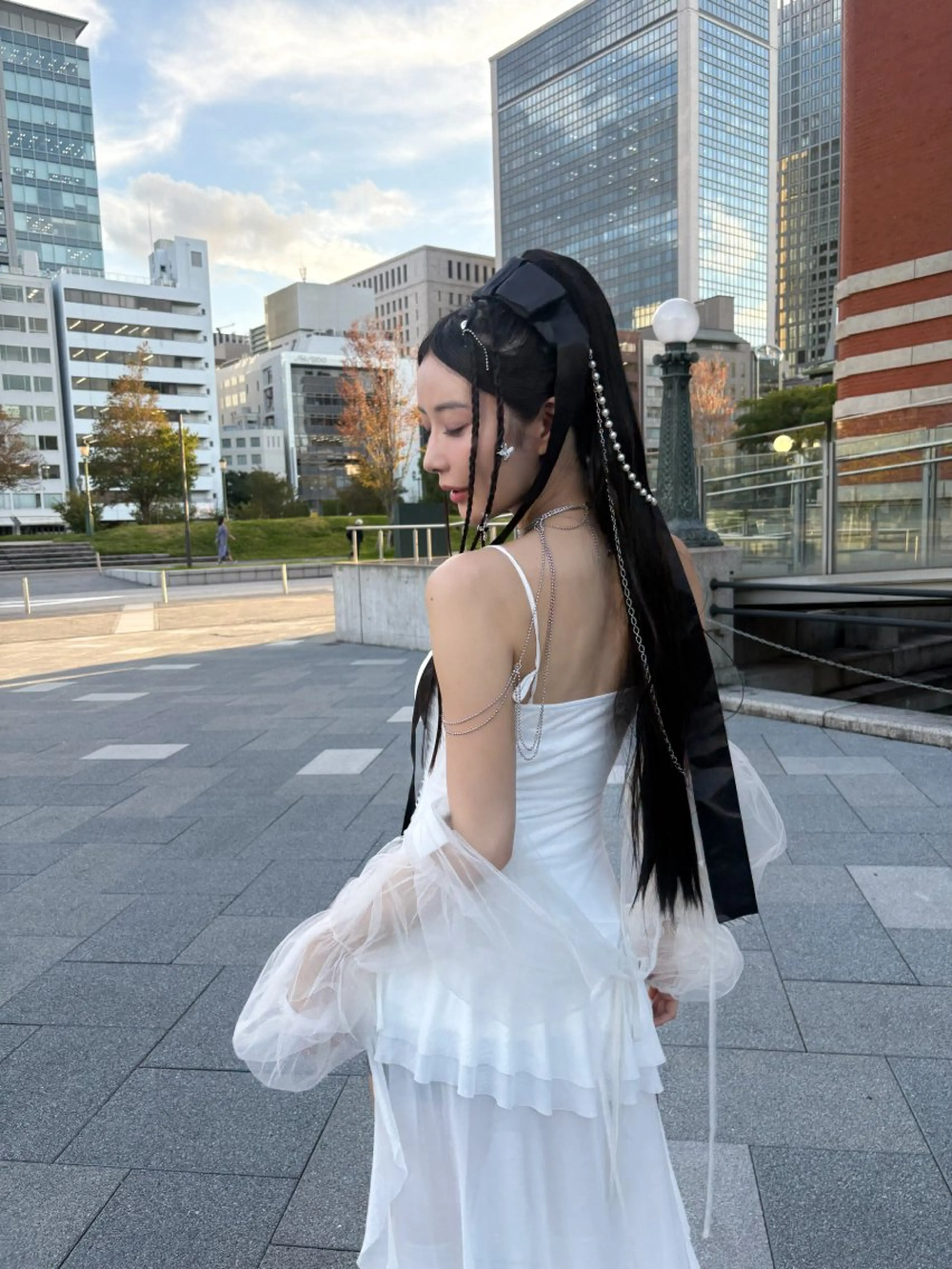 ロング カラー ヘアアレンジ 黒髪 ブルーカラー ブルーブラック 透明感カラー ロング 透明感カラー✨🩵 韓国ヘアkanatoのヘアスタイル