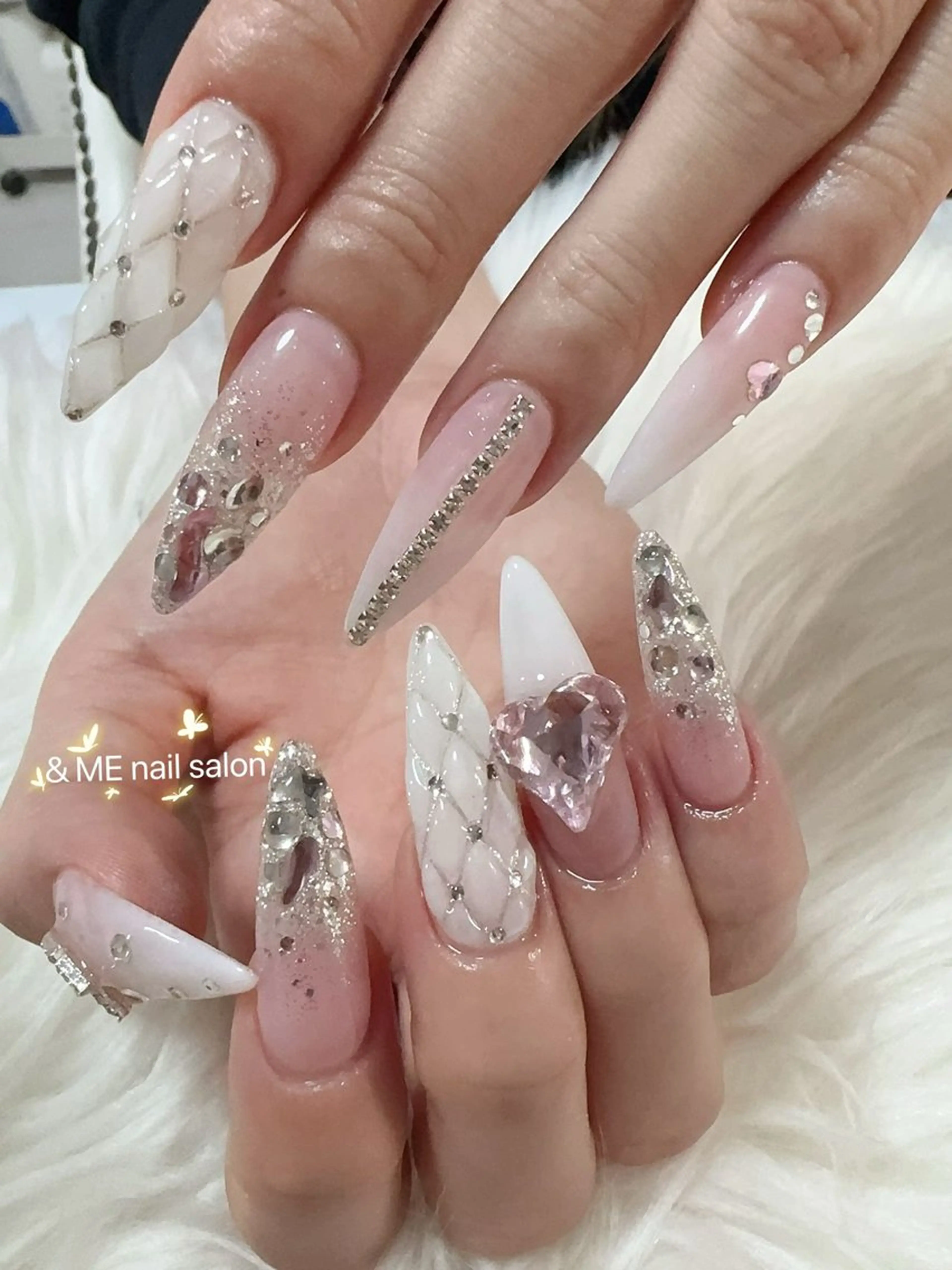 ネイル &ME ネイルサロンのネイルデザイン