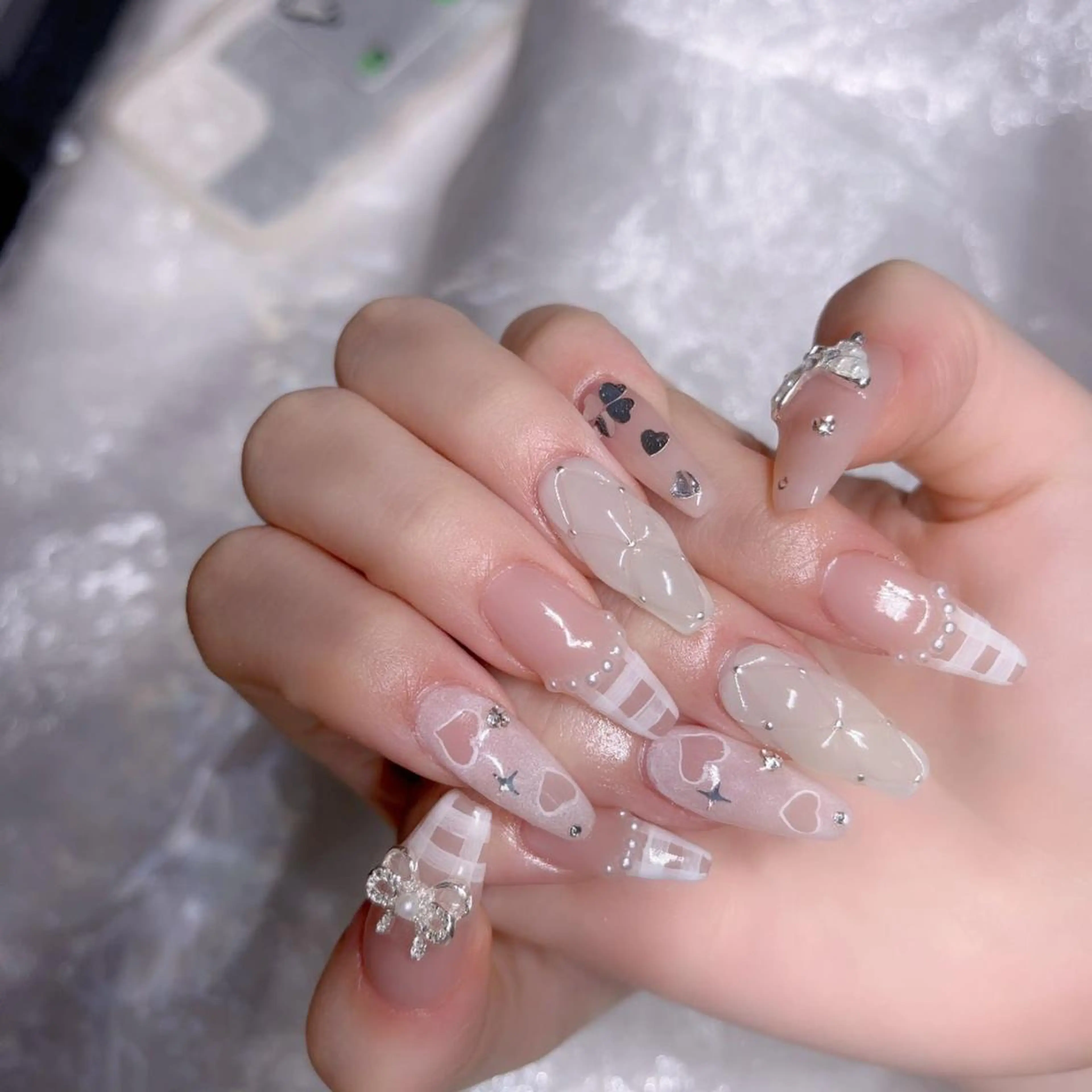 ネイル 長さ出し ネイルチップ Queens ひなのネイルデザイン