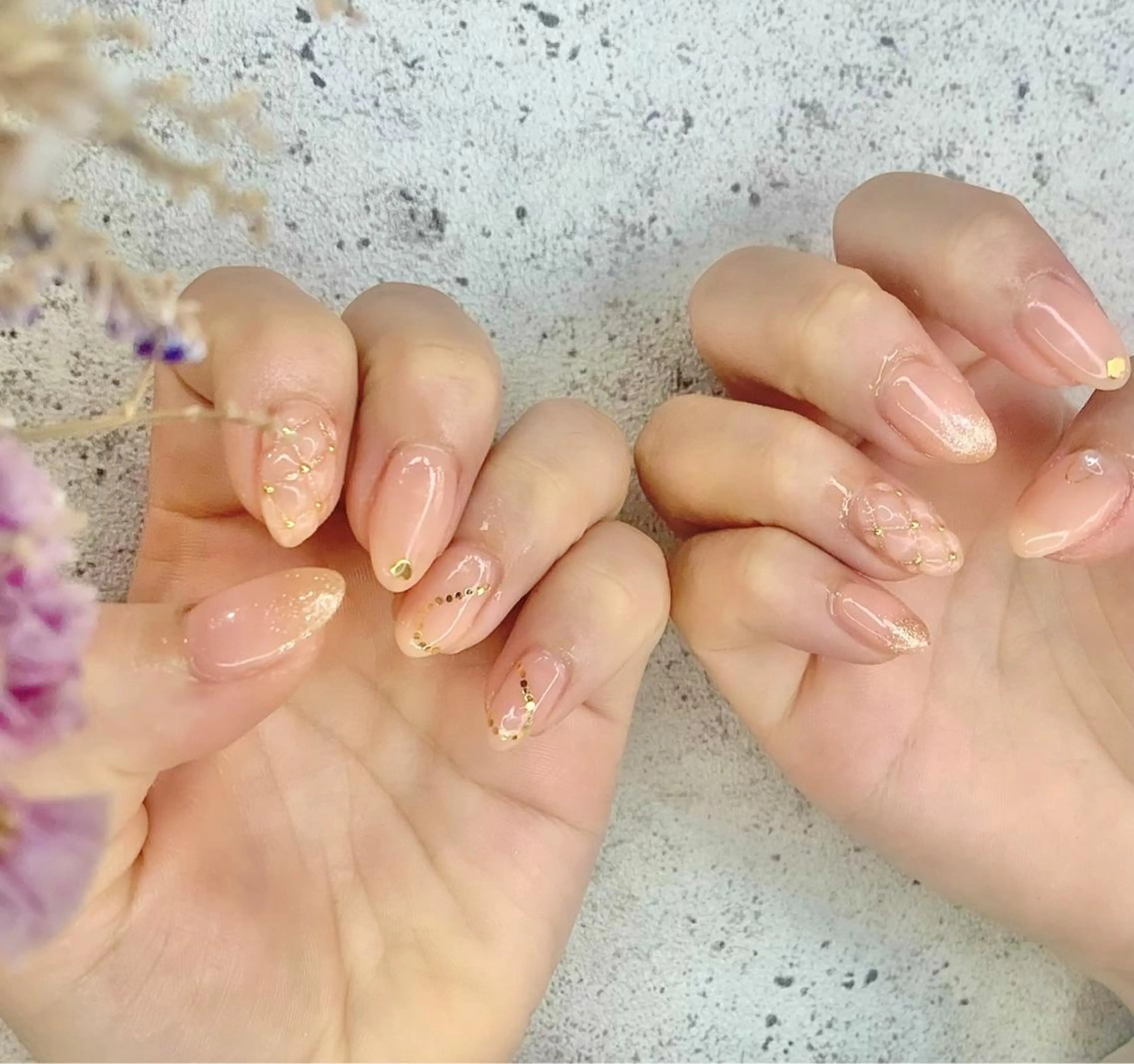 ミディアム カラー パーマ ヘアアレンジ メンズ キッズ ネイル マツエク・マツパ アイブロウ メンズ韓国風 透明感カラー 韓国風マツエク 韓国風ヘア ゴールド ハンドネイル Salon Ｋのネイルデザイン