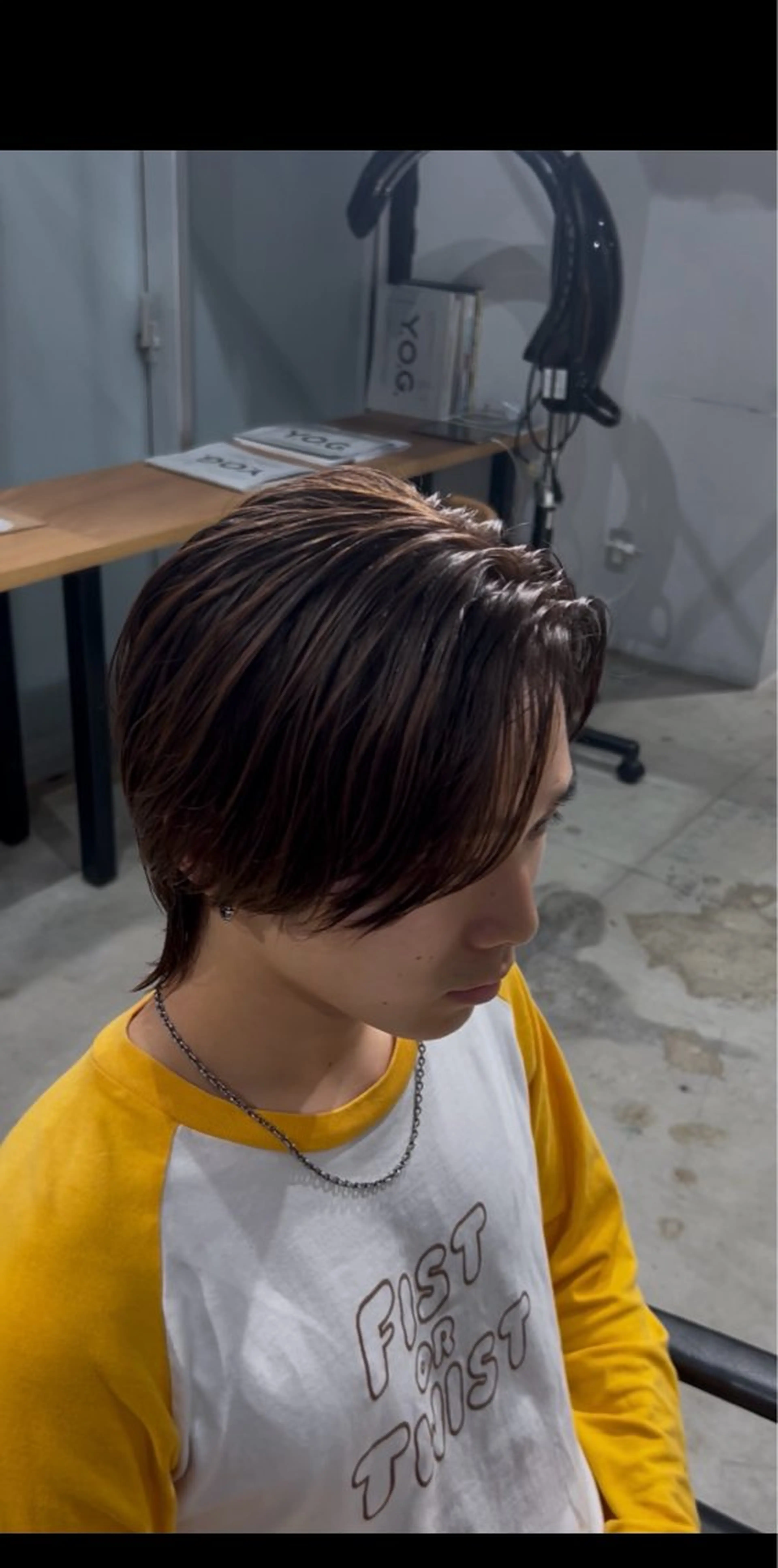 ショート カラー メンズ メンズブリーチ ビジネス ダウンパーマ フェードカット フェザーパーマ ナチュラルカラー ブリーチなし　あんりのヘアスタイル