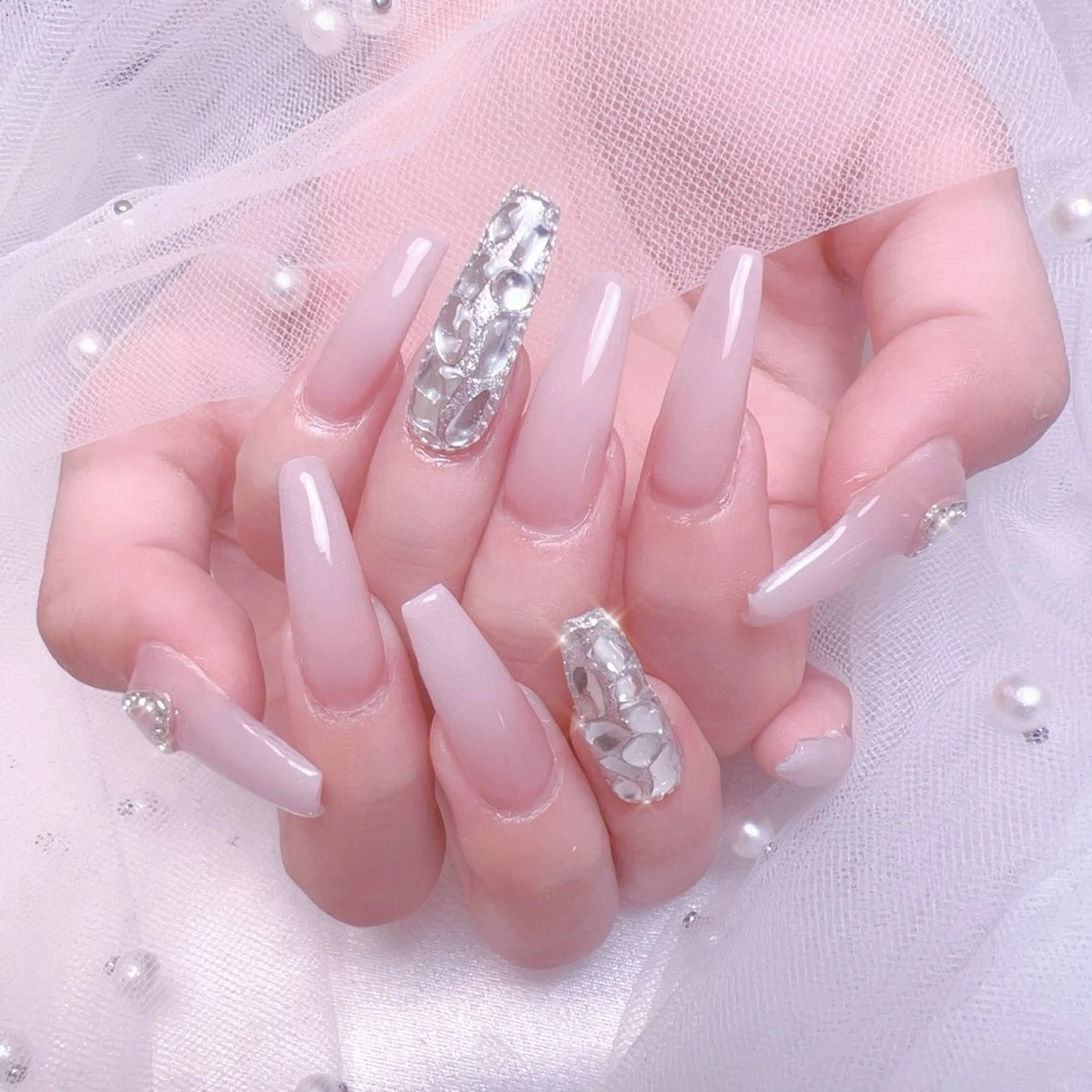 ネイル フレンチネイル ジェルネイル ハート 韓国ネイル マグネットネイル ハンドネイル ロータス ネイルサロンのネイルデザイン