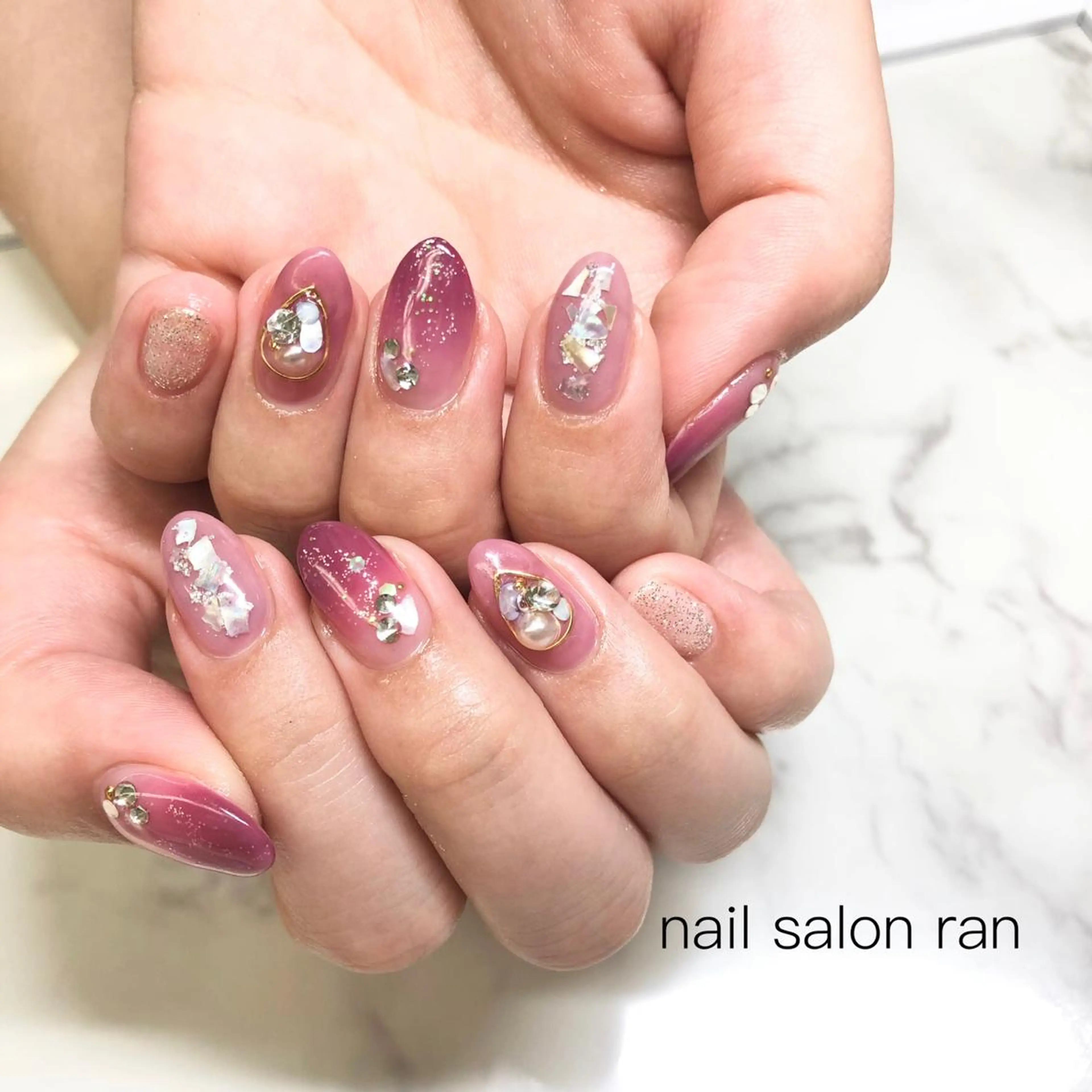 ネイル ニュアンスネイル nailsalon ranのネイルデザイン
