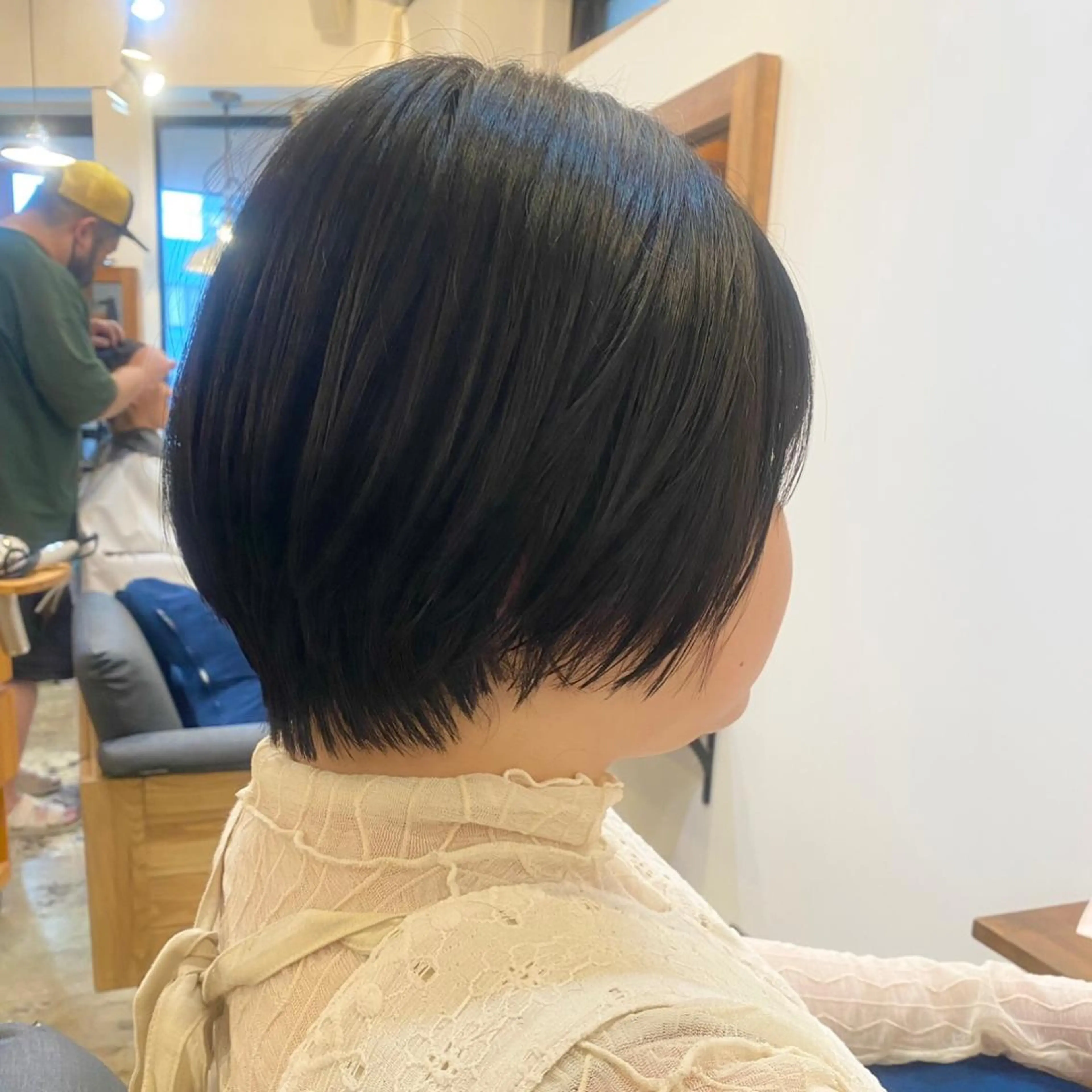 ショート カット ヘアカラー トリートメント 丸岡 美穂のヘアスタイル