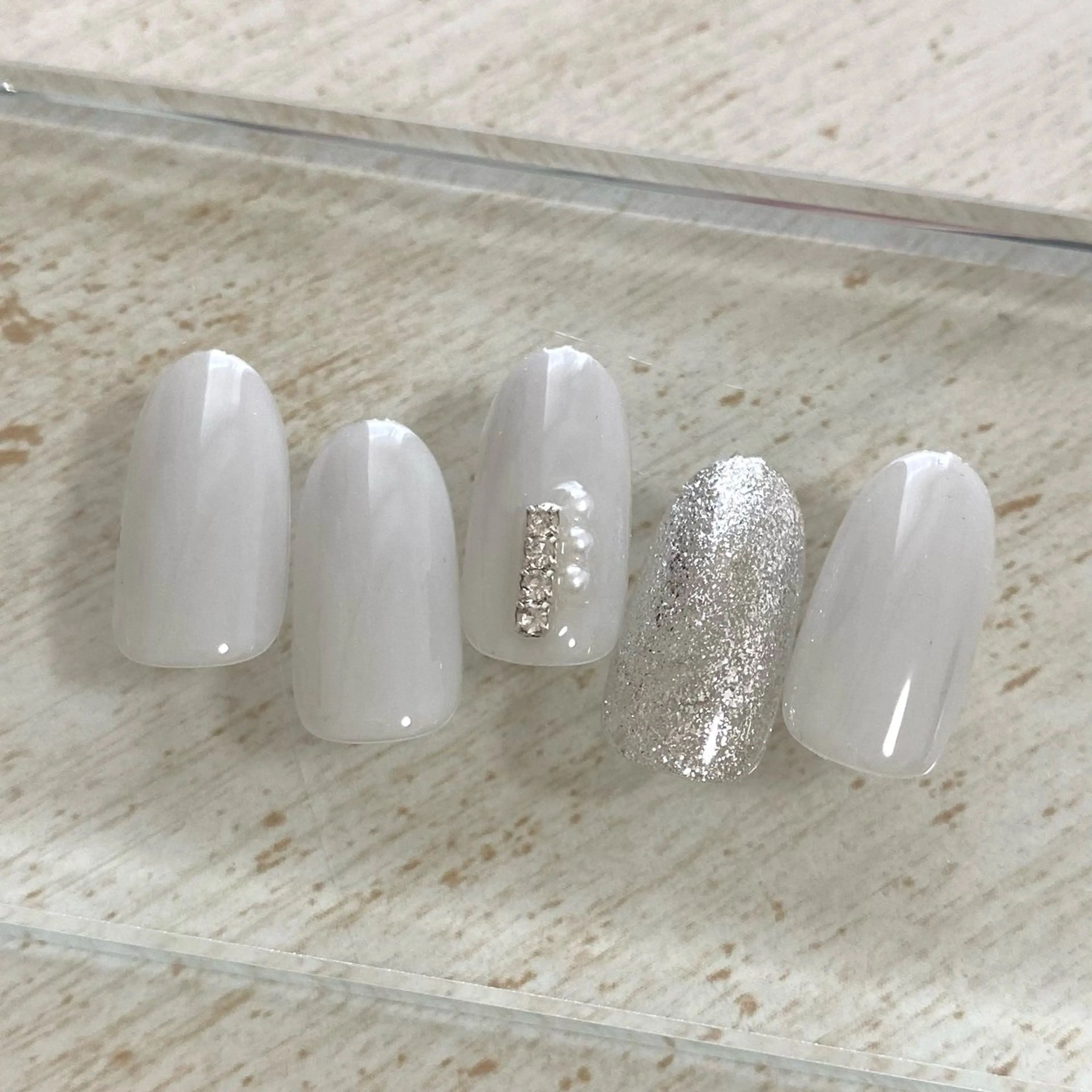 ネイル シンプルネイル Aoi💅🏻 表参道のネイルデザイン