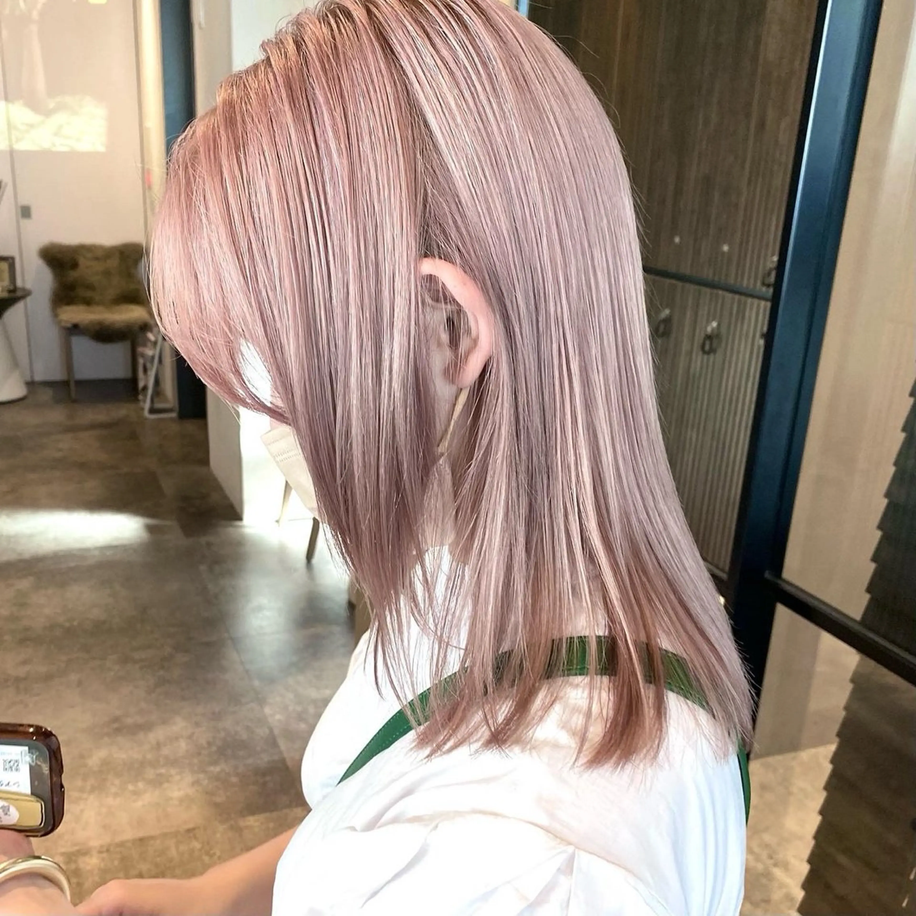 ミディアム カラー メンズ メンズ韓国風 ピンクカラー 韓国風ヘア レイヤーカット ヘアカラー 渋谷/韓国レイヤー/ 艶カラー/nanoのヘアスタイル