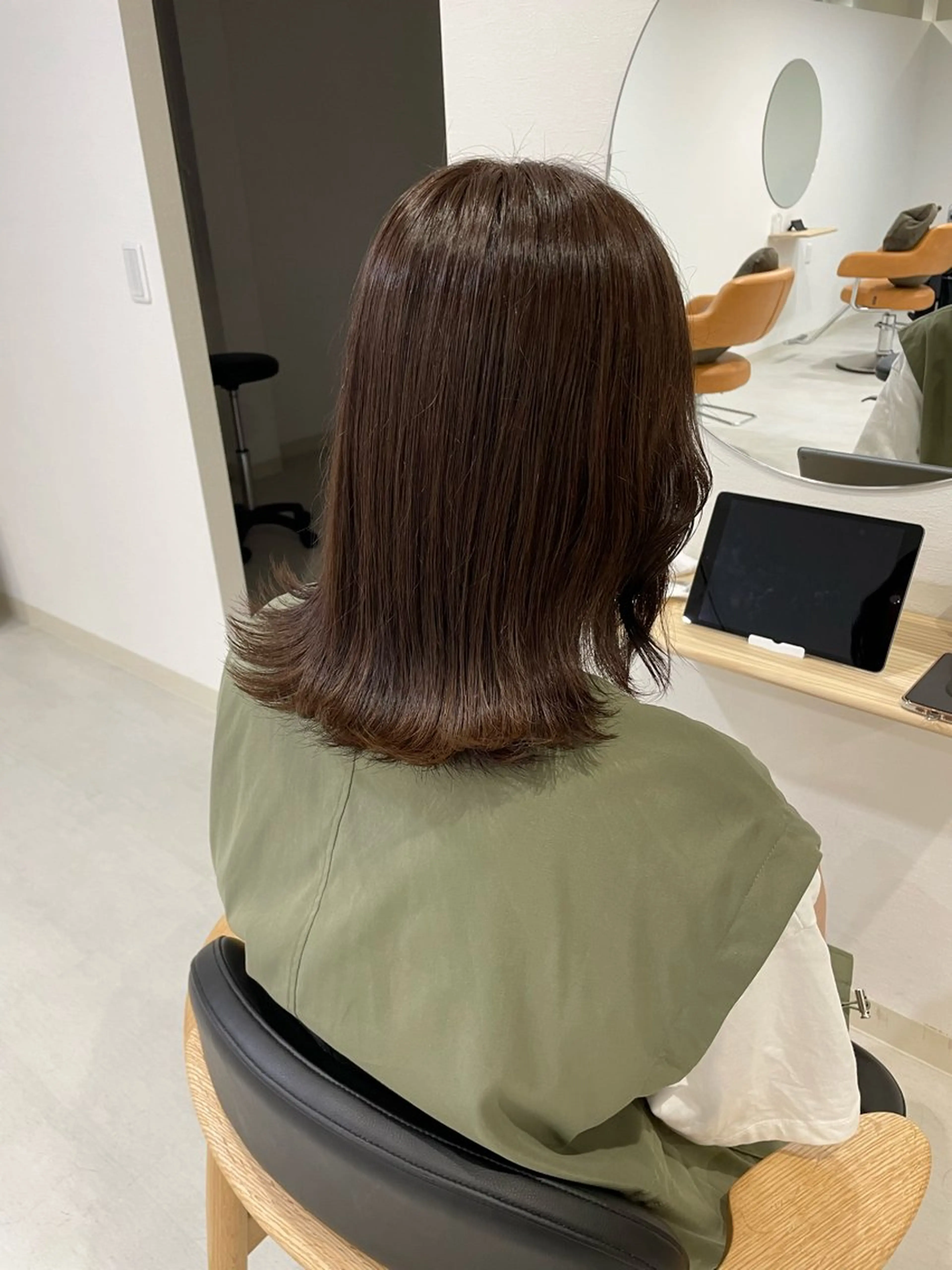 ミディアム カラー une所属・kunimi harukaのヘアスタイル