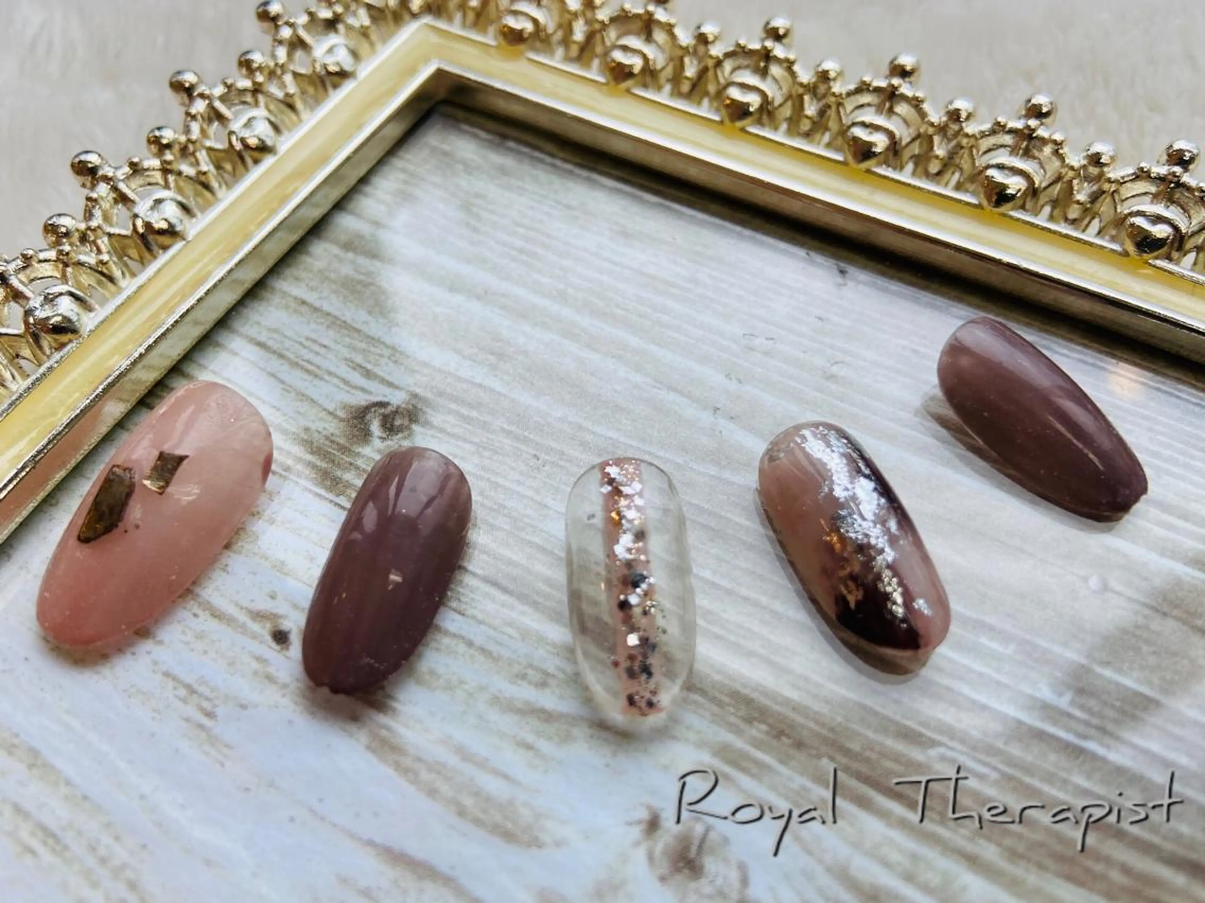 ネイル 【尾下】 ロイヤル•セラピストのネイルデザイン