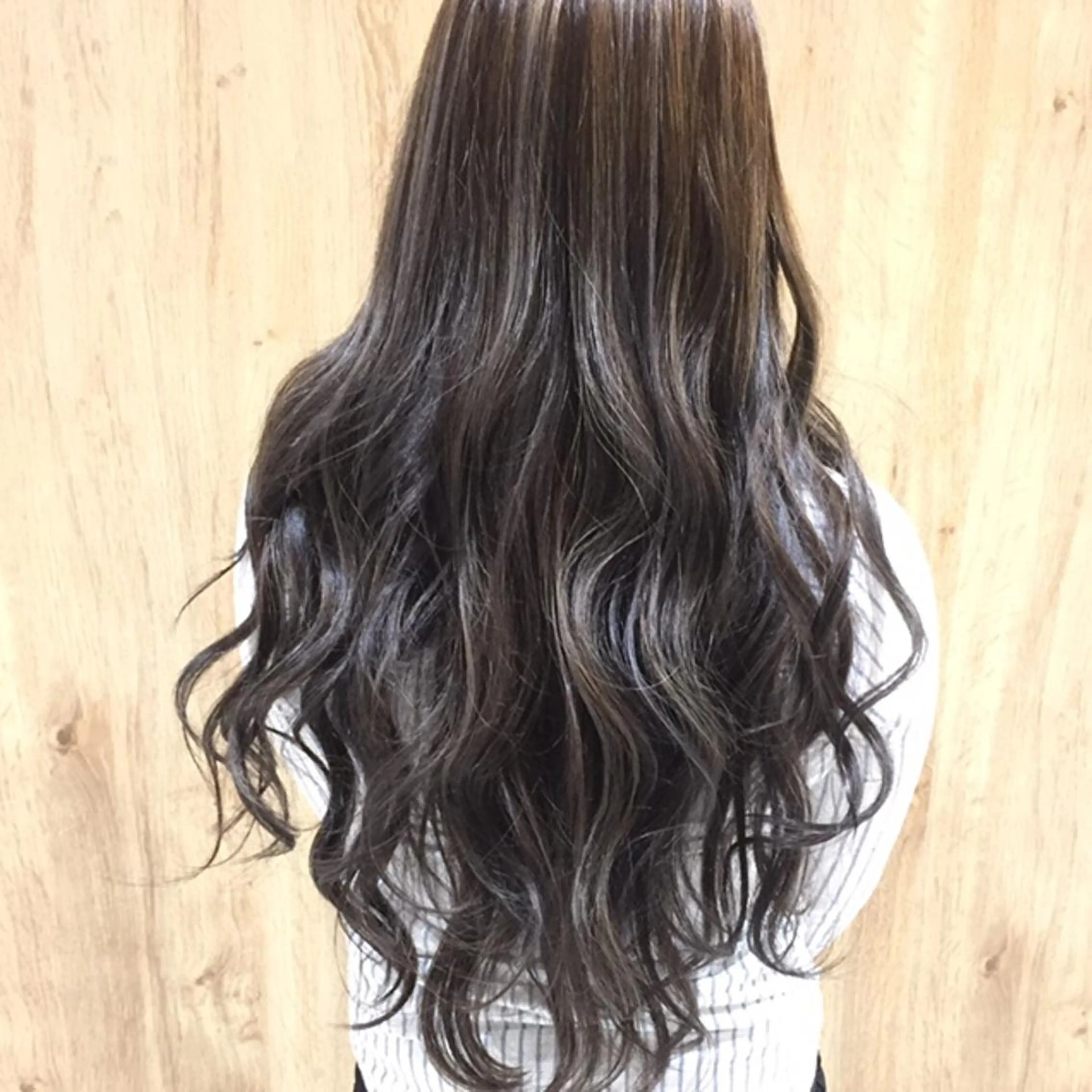 カラー ハイライトカラー 中林 由佳のヘアスタイル