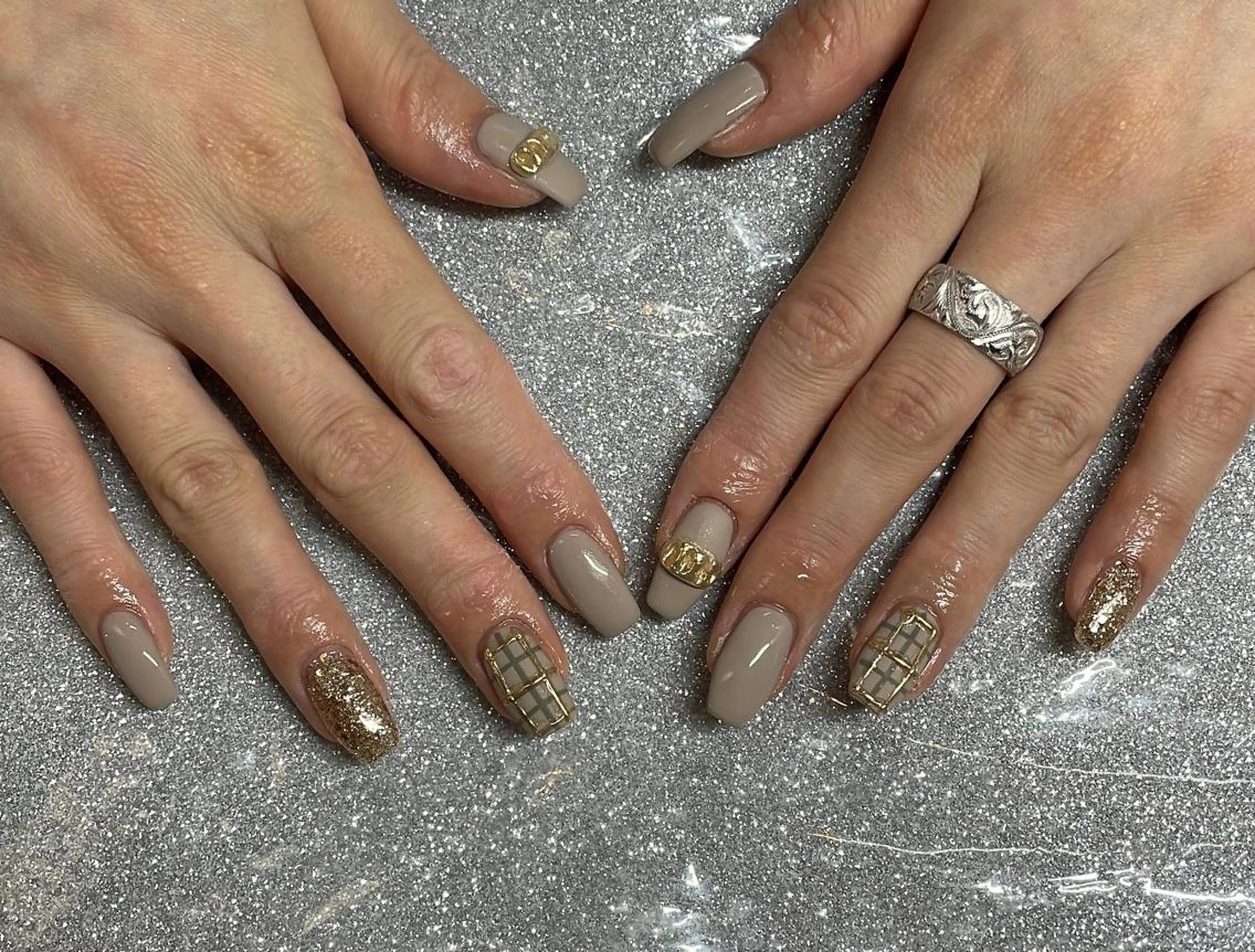 ネイル ハンドネイル VIERU 🌈🎀💖のネイルデザイン