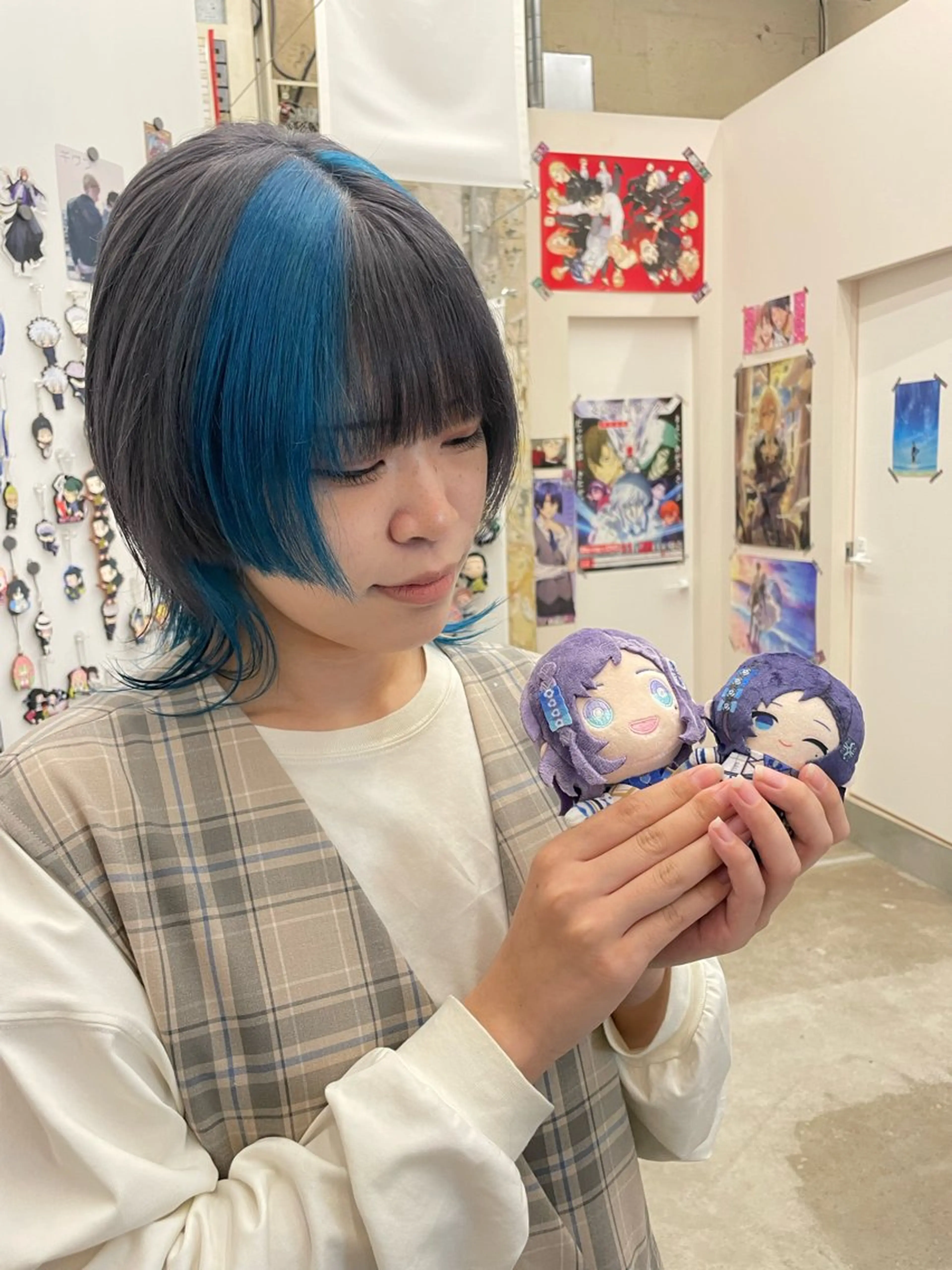 セミロング カラー インナーカラー 推し ブリーチ  髪質改善のヘアスタイル