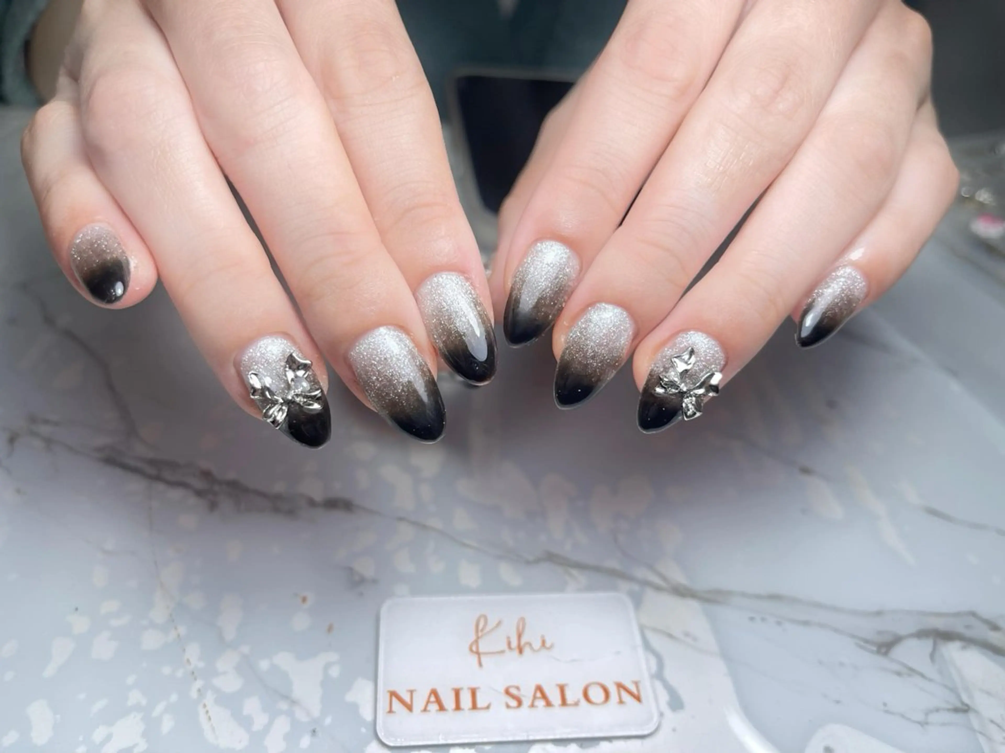 ネイル アートネイル フレンチネイル ジェルネイル グラデーション 韓国ネイル ハンドネイル 💕鈴木ユリ パラジェル/オフ無料のネイルデザイン