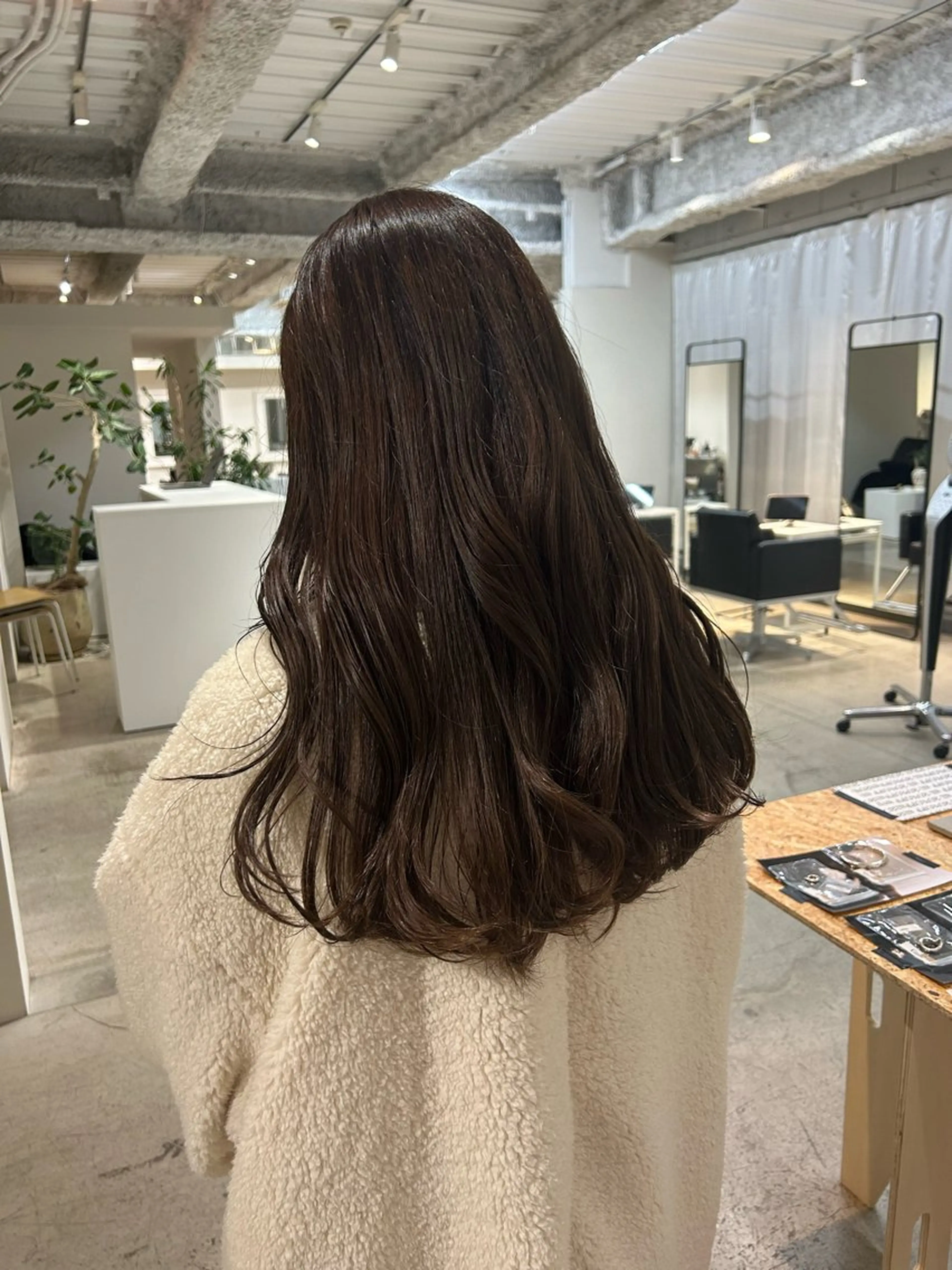 ロング カラー グレージュ ヘアカラー 宇佐美佳／美髪 ストレート/縮毛矯正のヘアスタイル