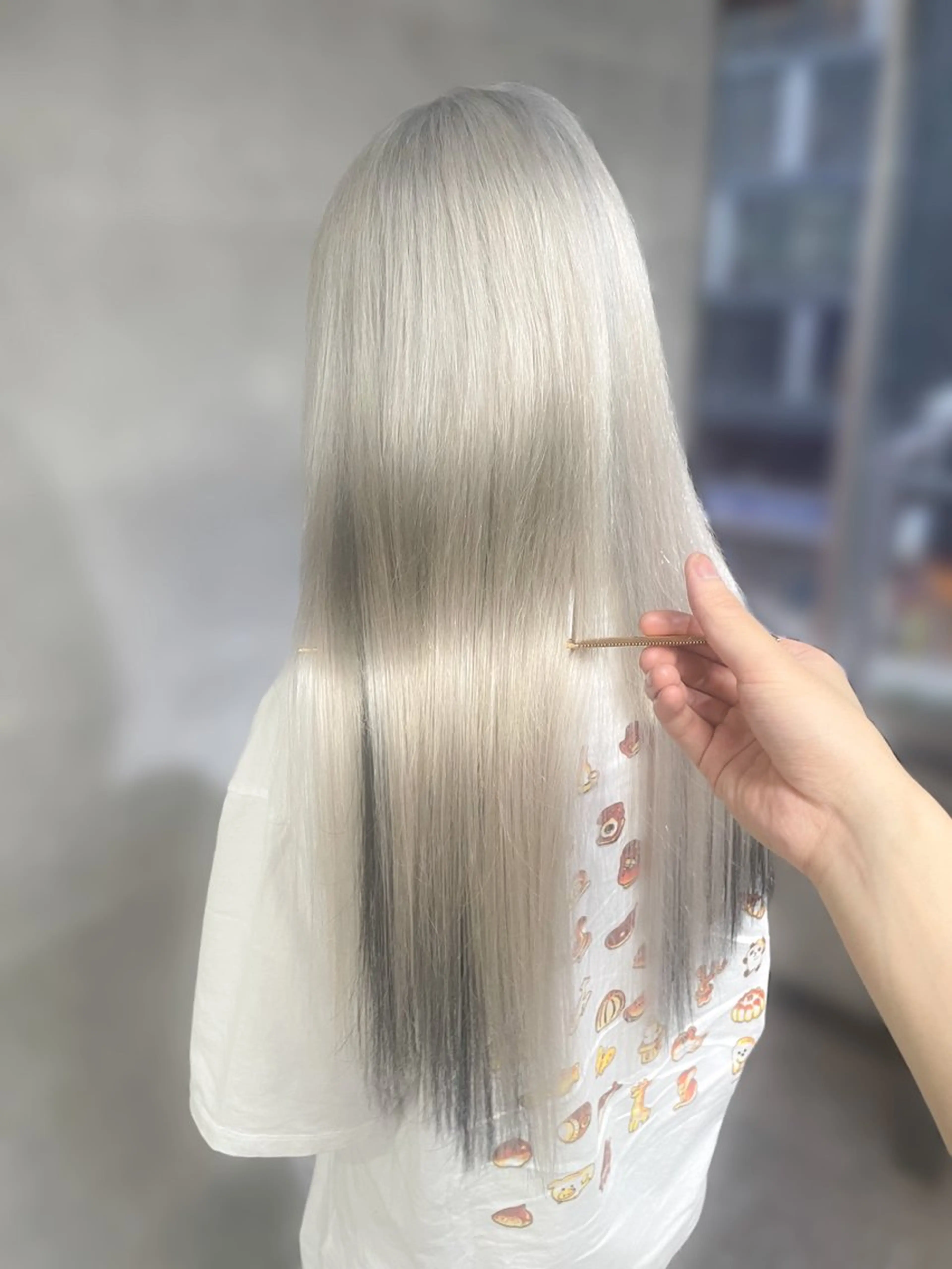 ロング カラー シールエクステ ブリーチ ケアブリーチ ダブルカラー ハイトーンカラー カット ヘアカラー トリートメント エクステ ハイトーンエクステ 🎩カズキ🎩のヘアスタイル