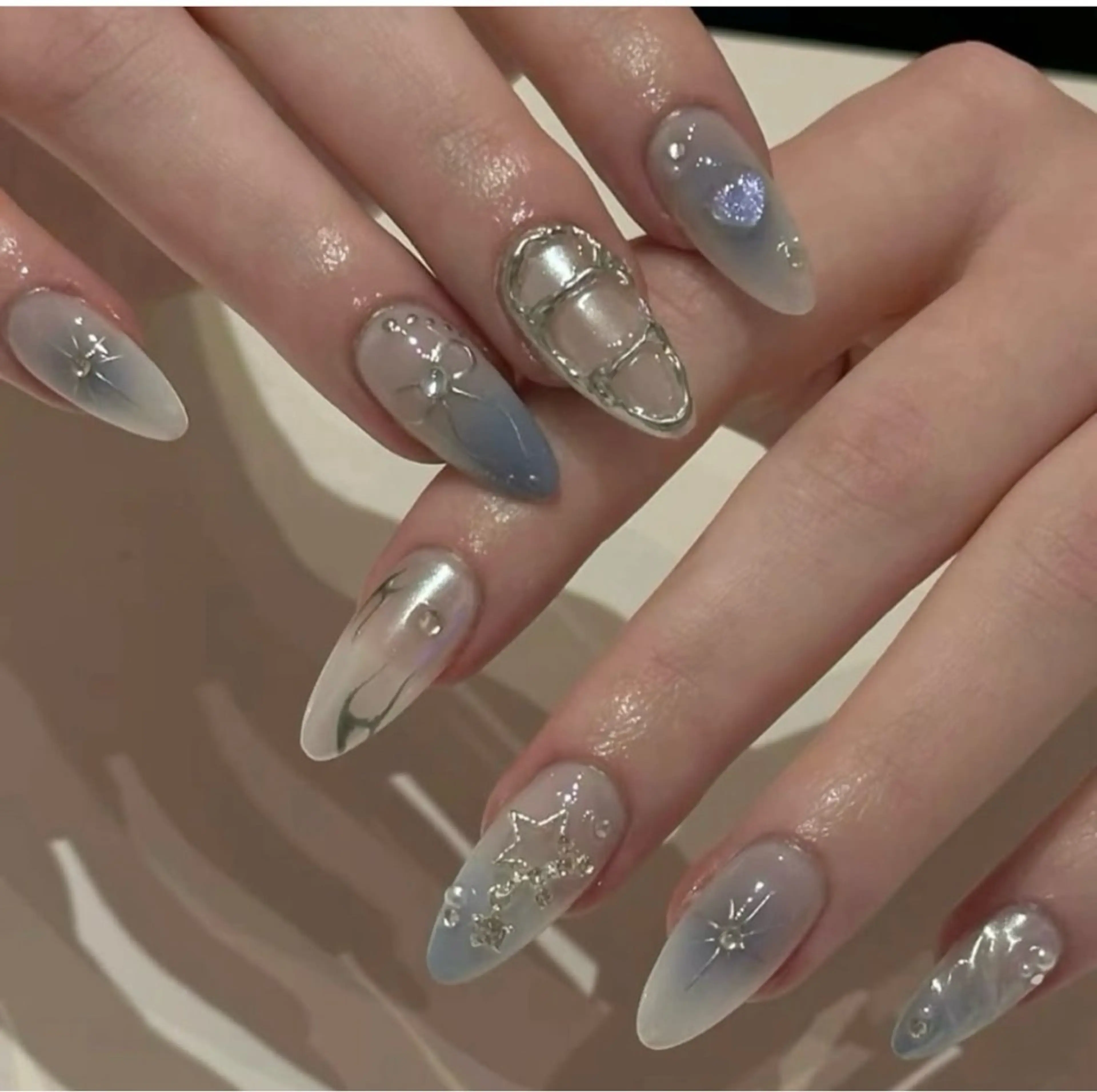 ネイル フレンチネイル キラキラネイル マグネットネイル ミラーネイル ニュアンスネイル ハンドネイル Tira Nailのネイルデザイン