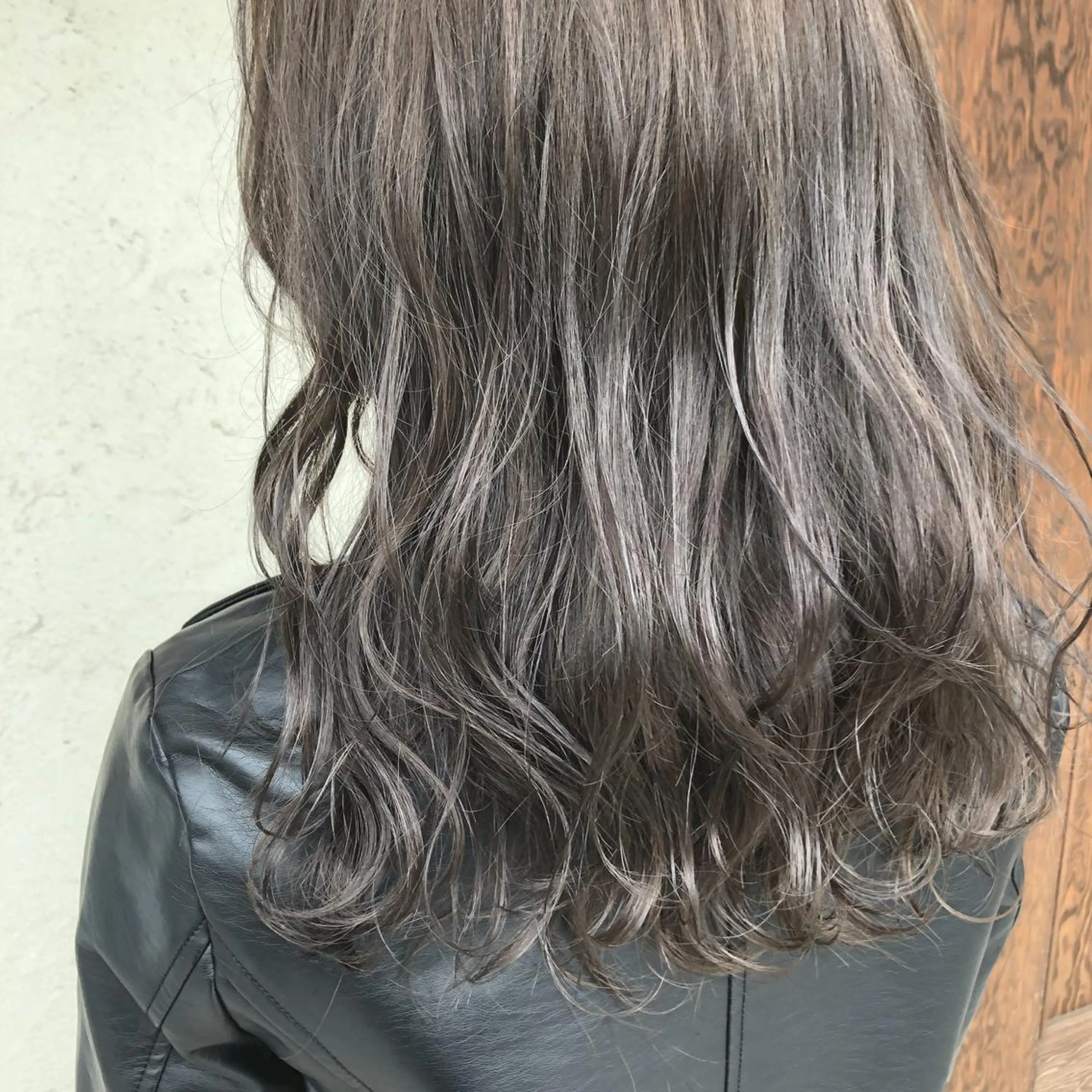 ミディアム カラー アディクシーカラー グレージュ カット ヘアカラー トリートメント ヘアセット 艶髪育成サロン 京橋　shinのヘアスタイル