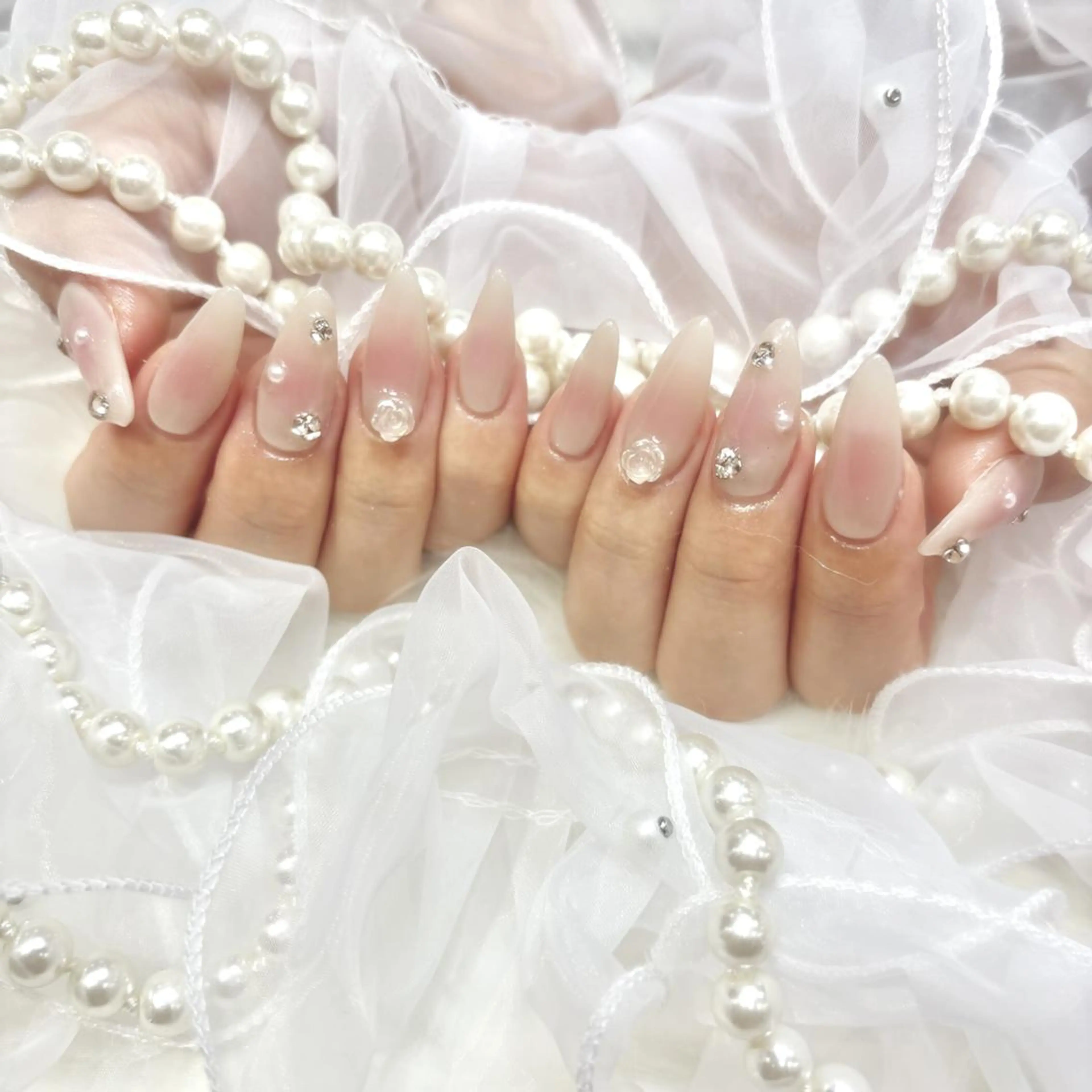 ネイル WISTERIA SAKAEのネイルデザイン