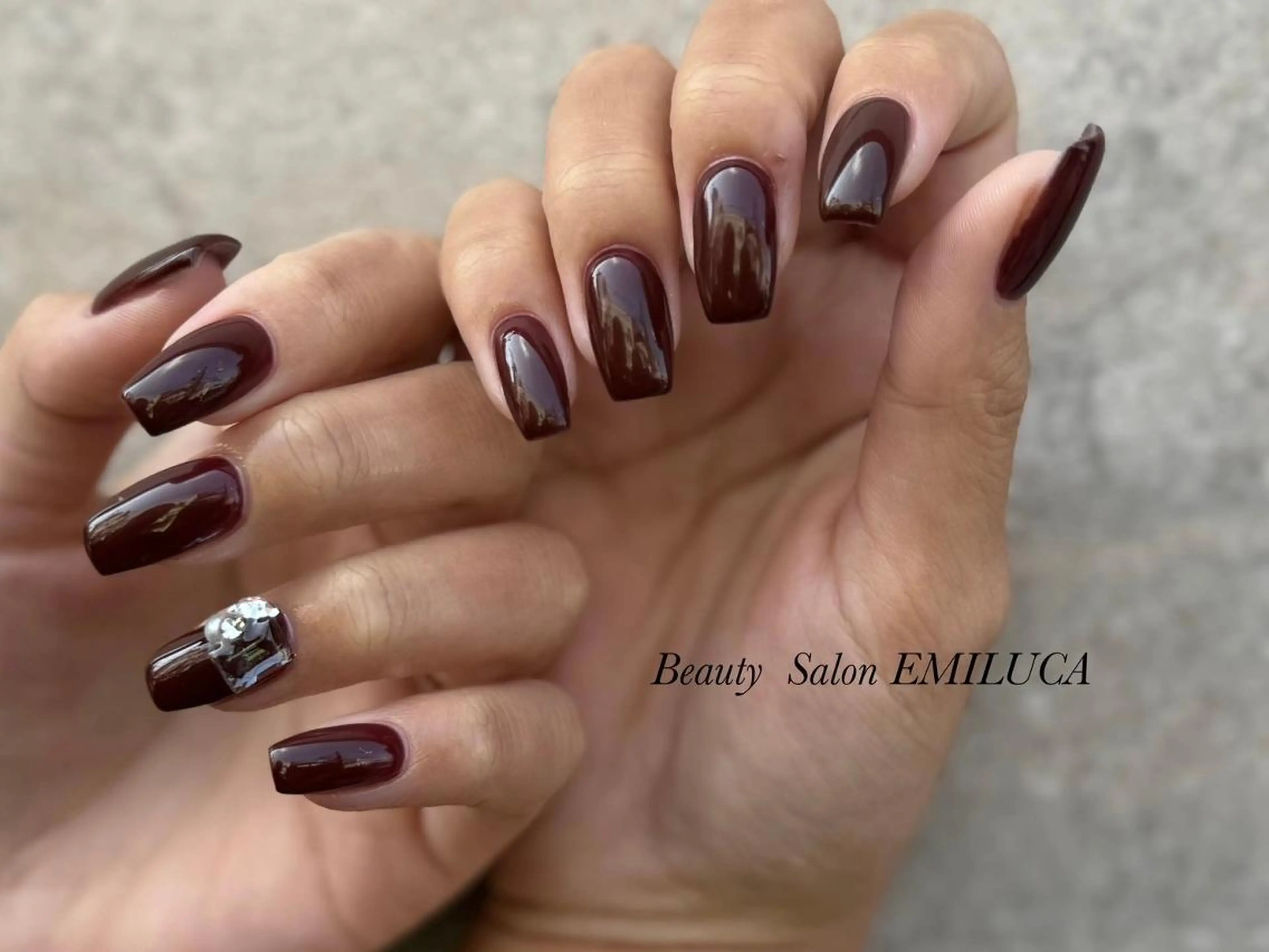 ネイル ワンカラーネイル ビューティーサロン EMILUCAのネイルデザイン