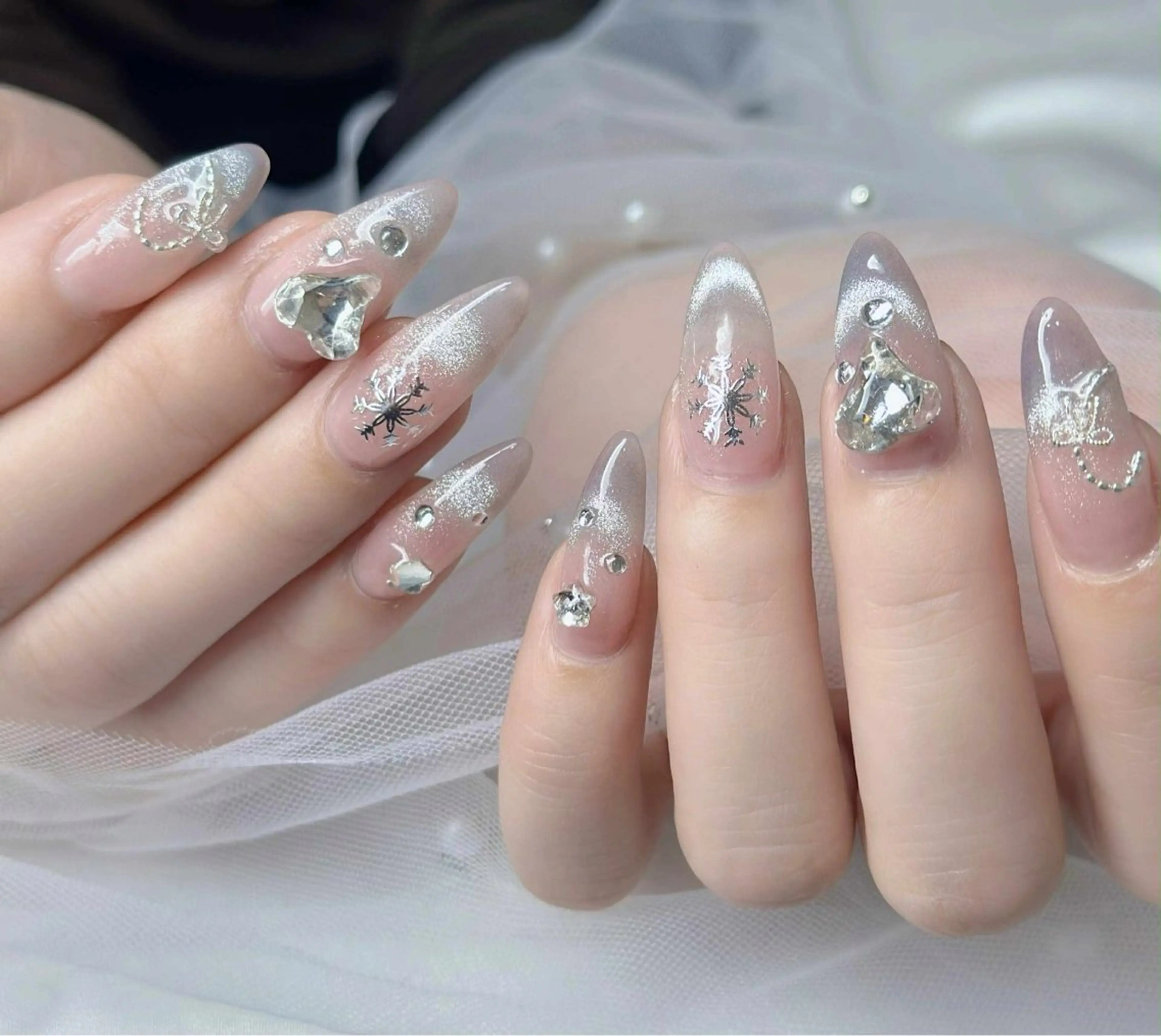 ネイル 🩷KaRin🩷 チップ長さ出し専門のネイルデザイン