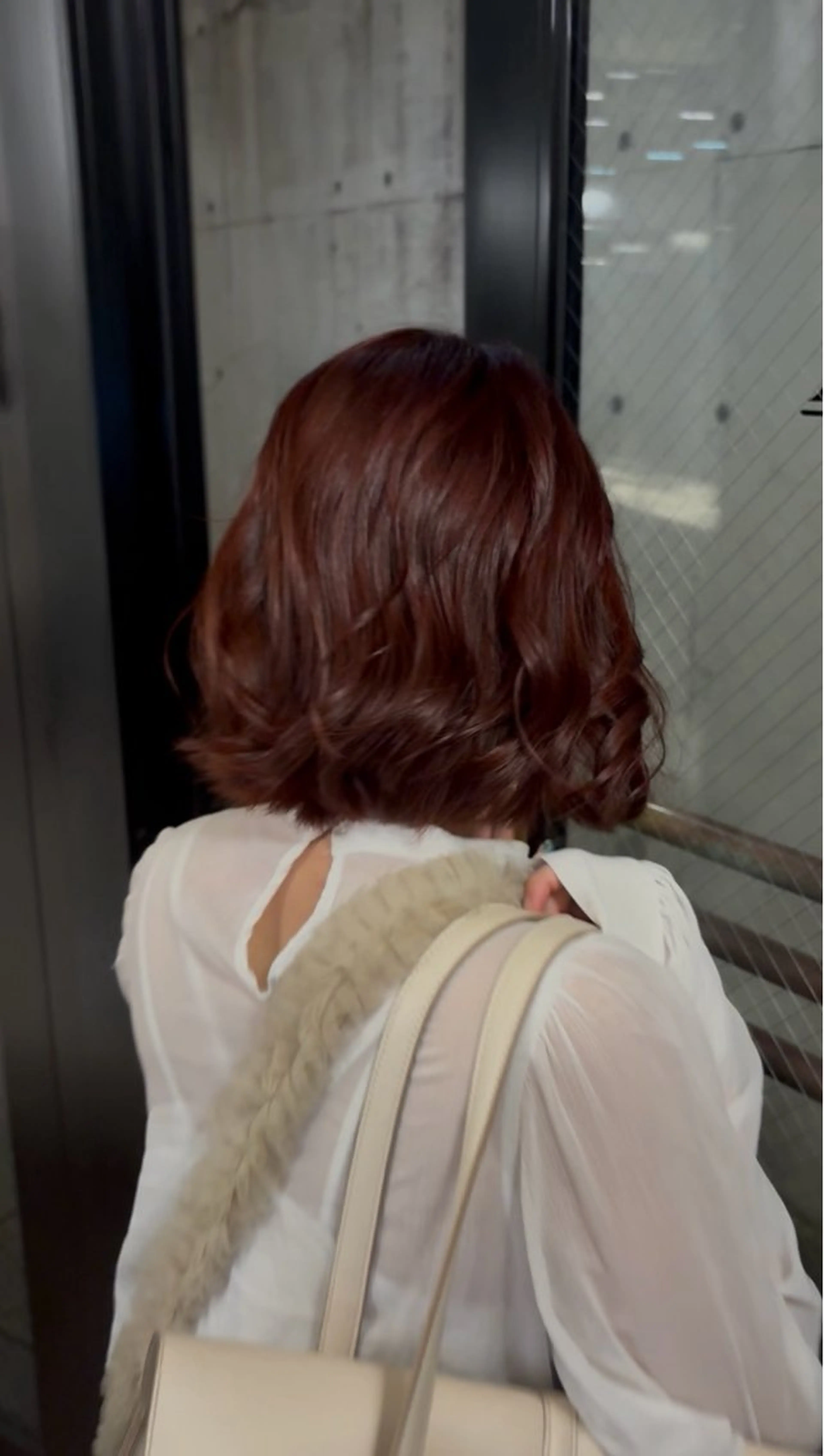 ミディアム カラー ヘアカラー トリートメント Konomura Neneのヘアスタイル