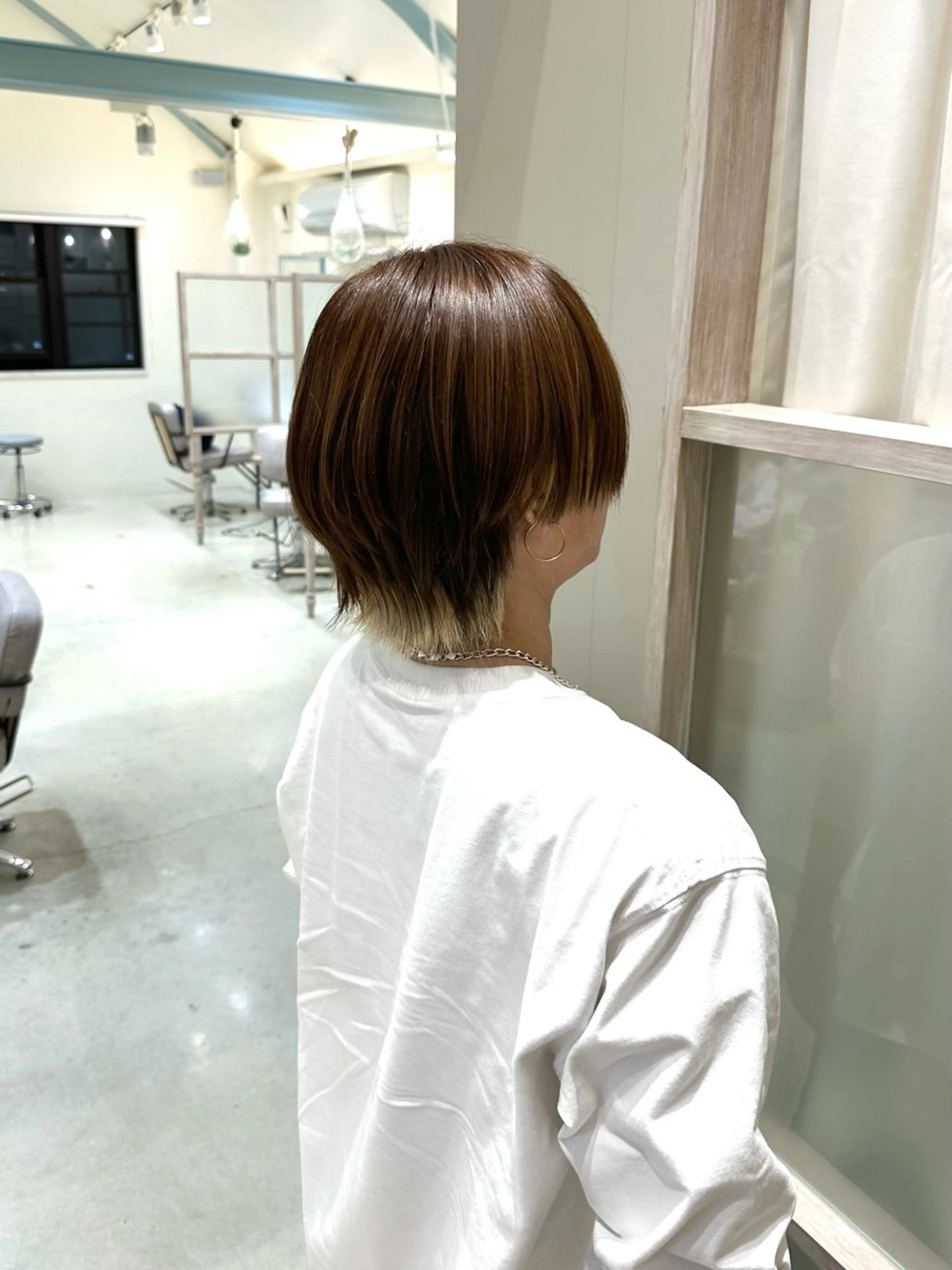 カラー メンズ 刈り上げ メンズウルフカット ベージュカラー ウルフカット カット ヘアカラー N,SOL / 岩上 新大のヘアスタイル