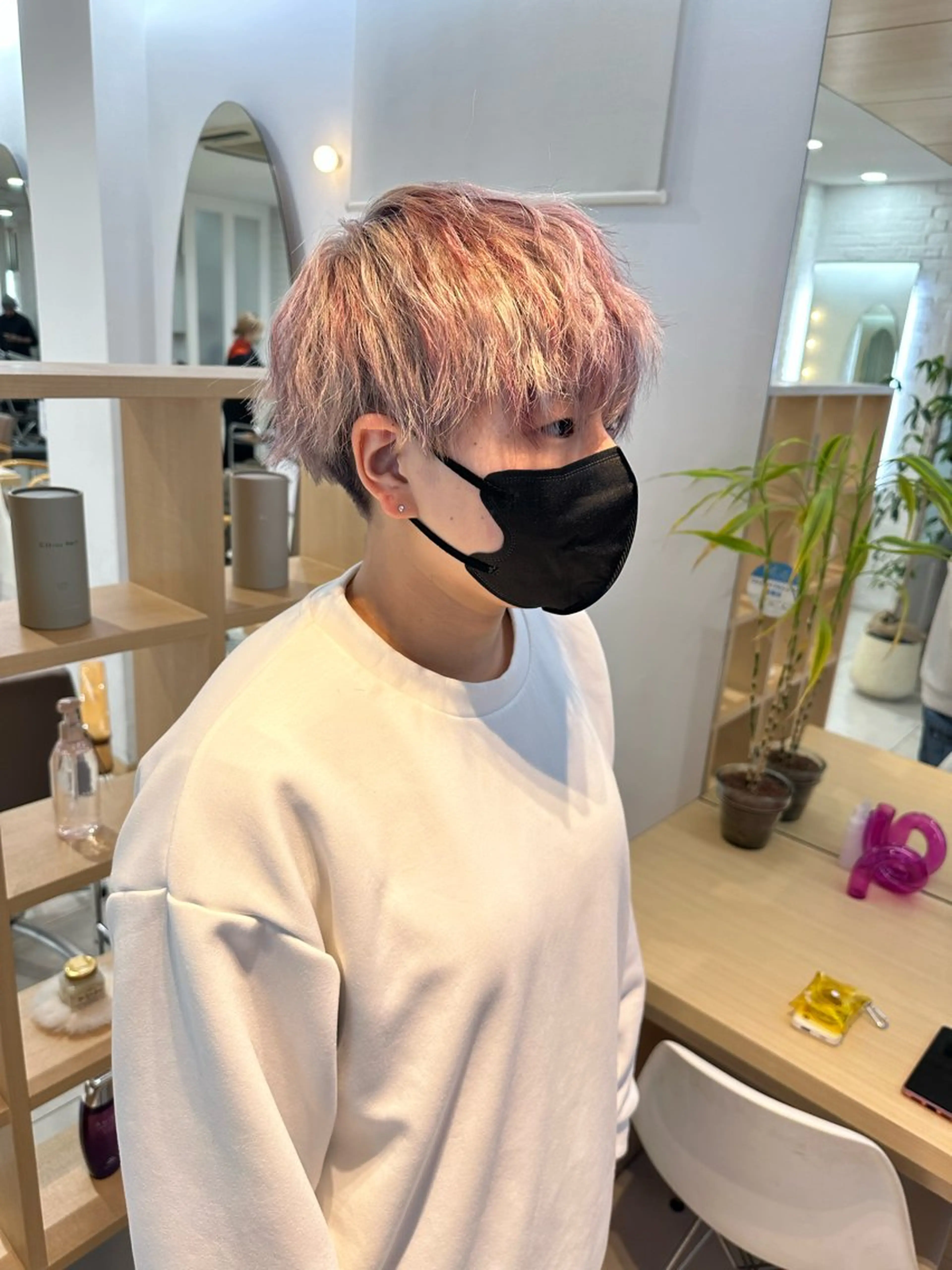 ショート カラー ハイライトカラー ピンクカラー シルバー ハイライト カット ヘアカラー トリートメント 山下恋佳/矢場町/ ブリーチ/ショートのヘアスタイル