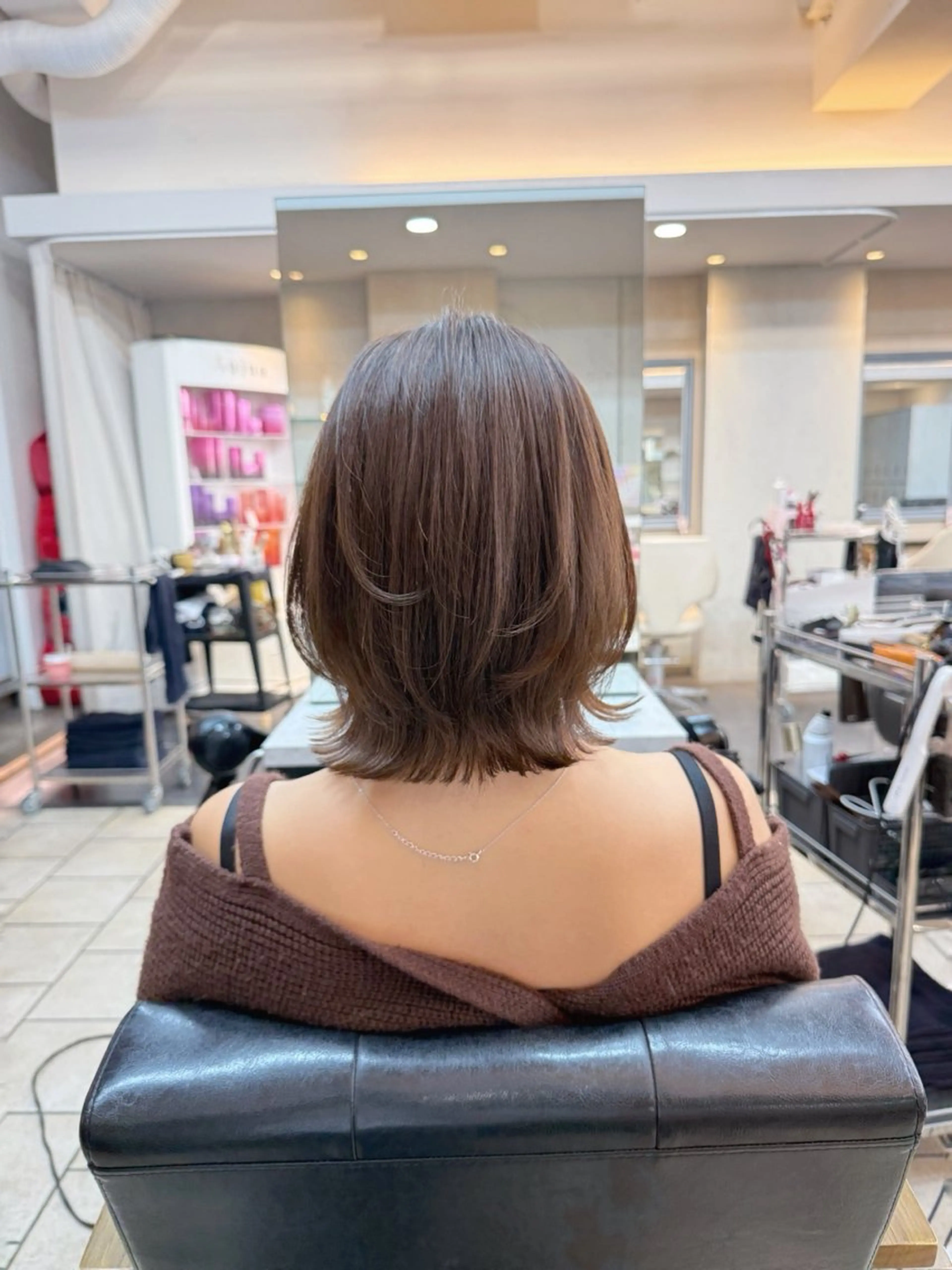 ミディアム ボブ くびれヘア カット ヘアカラー ショート/レイヤー カット/服部タカノリのヘアスタイル