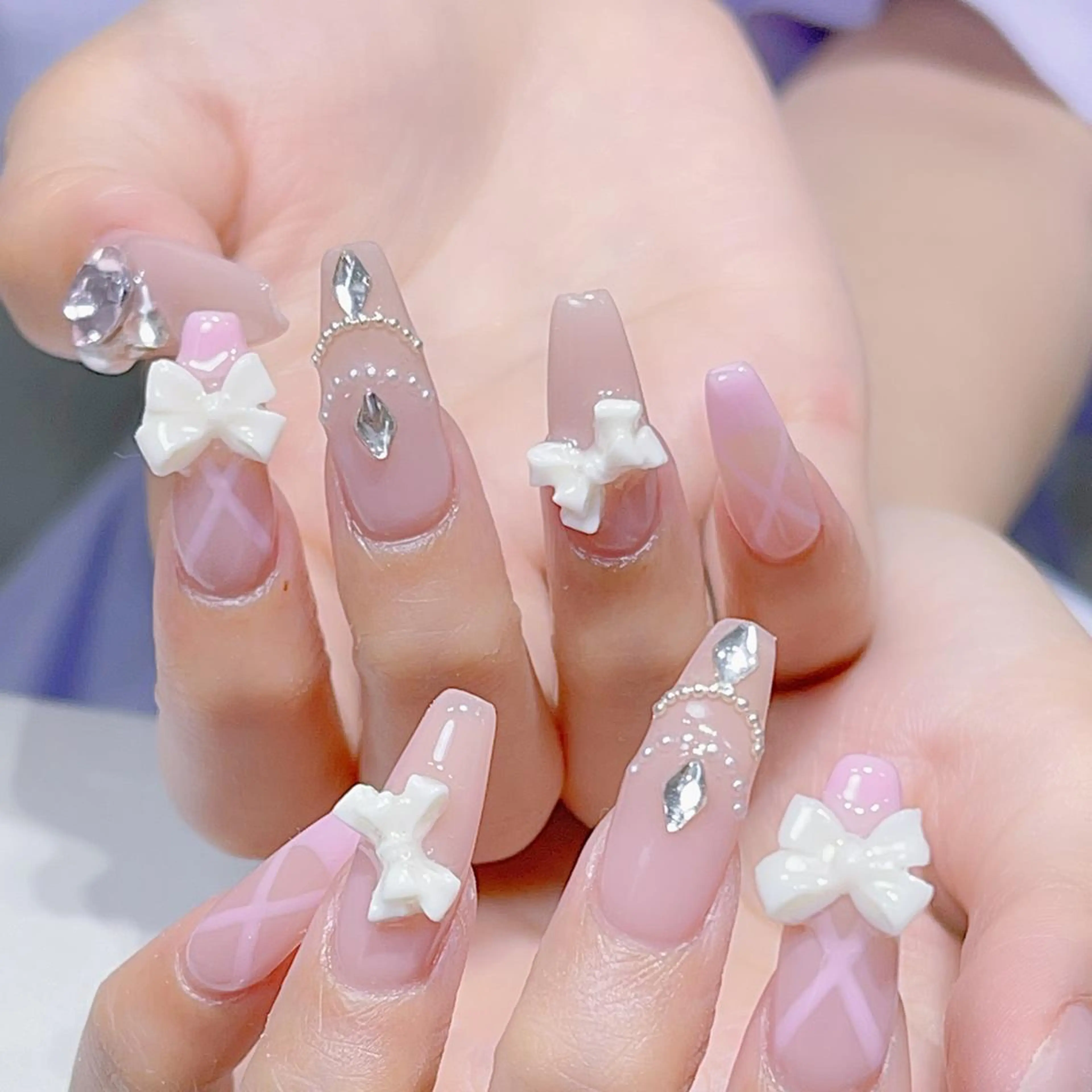 ネイル アートネイル 長さ出し ネイルチップ Queens ciciのネイルデザイン