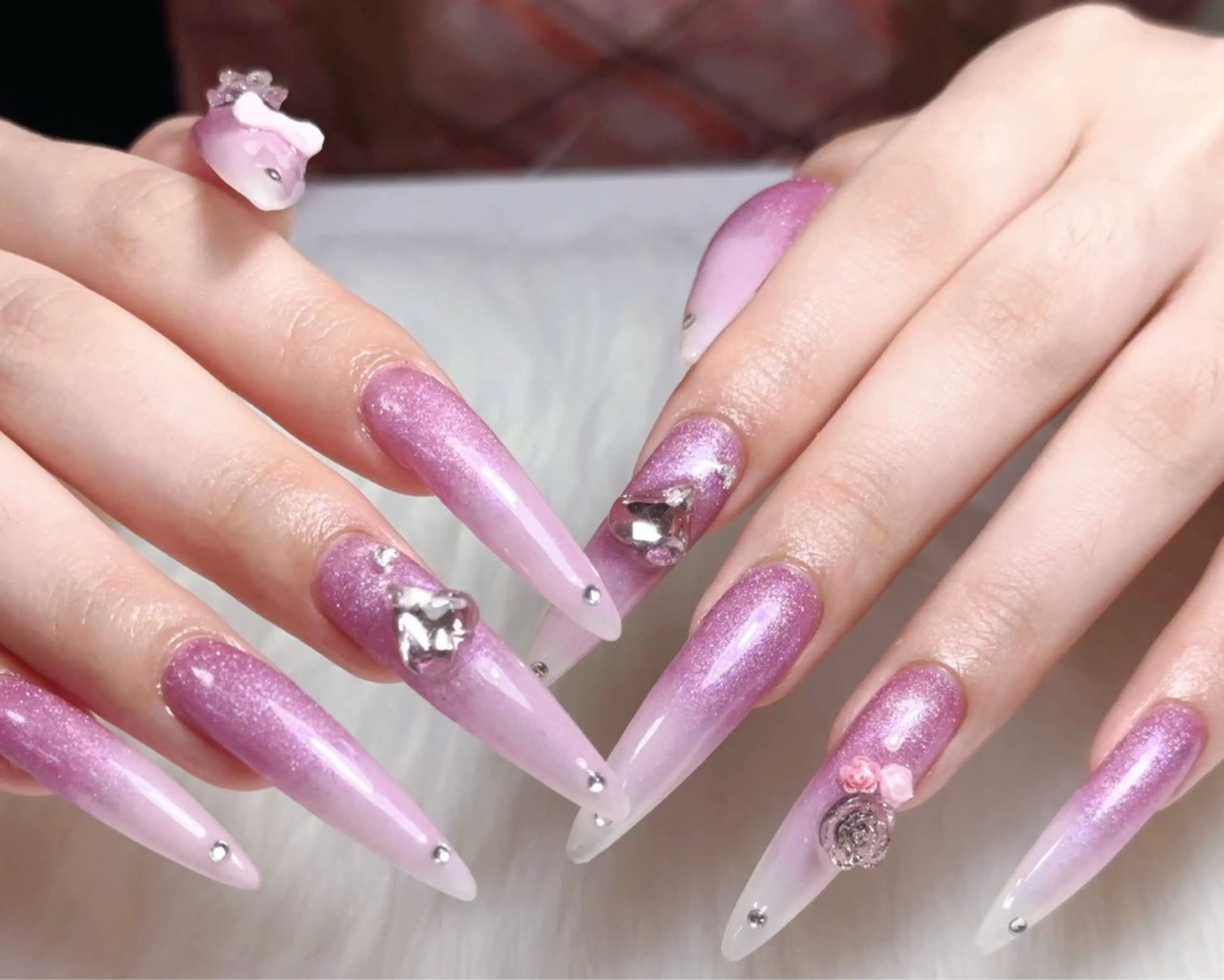 ネイル 長さ出し ネイルチップ ハンドネイル グエン ホアンアンのネイルデザイン