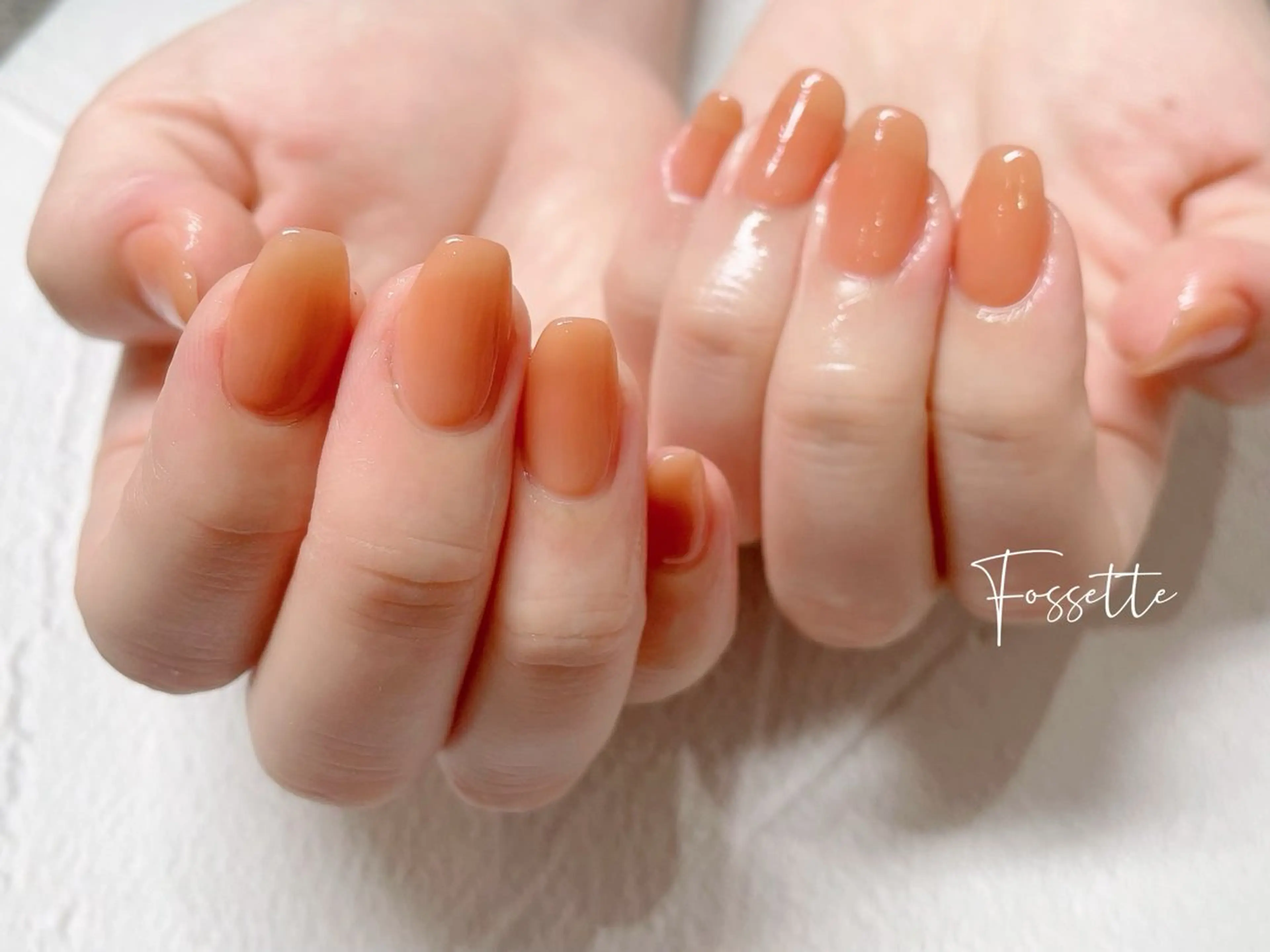 ネイル オフィスネイル ワンカラーネイル オレンジ シンプルネイル 夏ネイル ハンドネイル nailsalon Fossetteのネイルデザイン