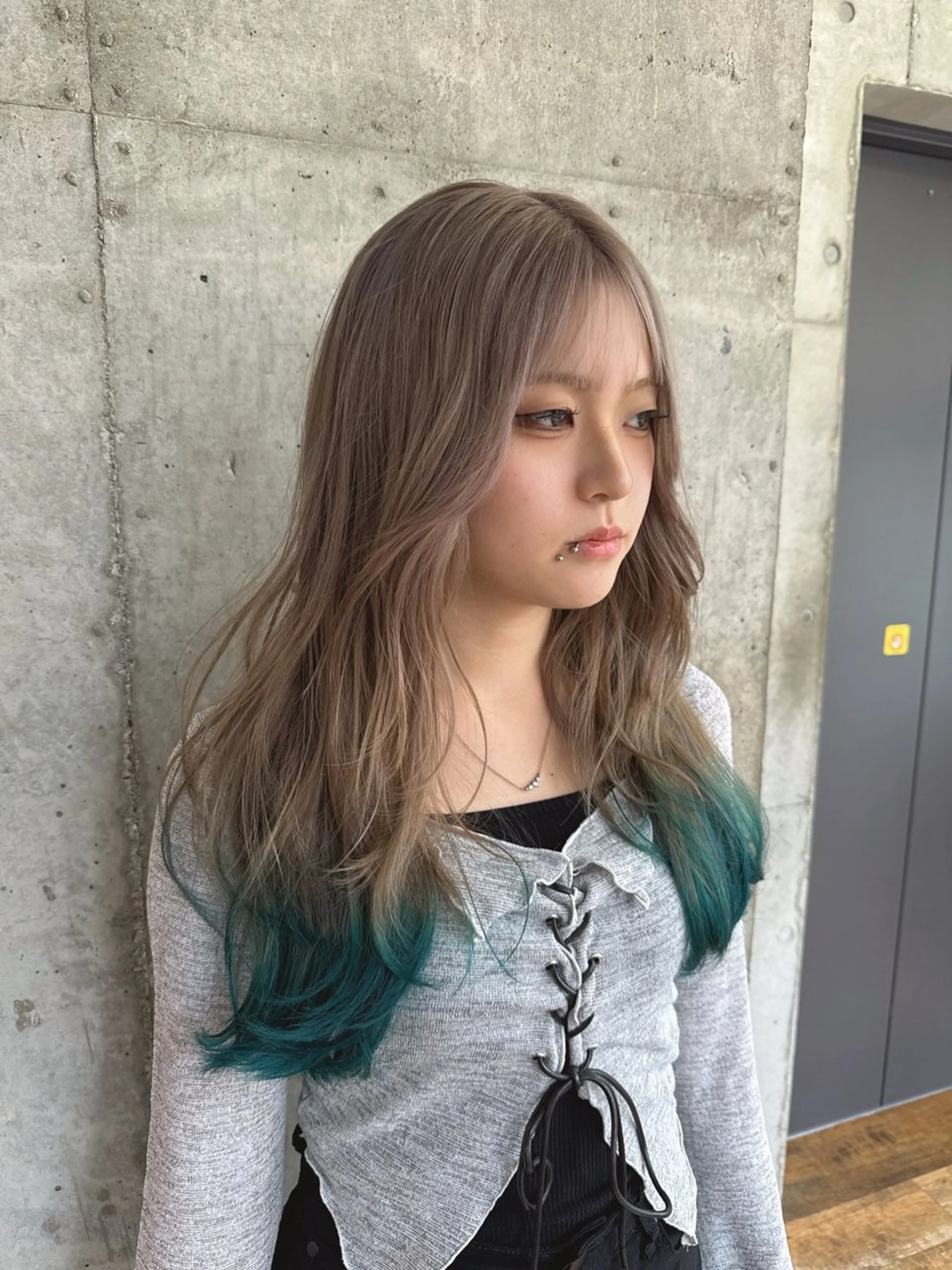 ロング カラー ヘアカラー トリートメント 🎨デザイン🥇 美髪・艶髪 日暮千敬のヘアスタイル