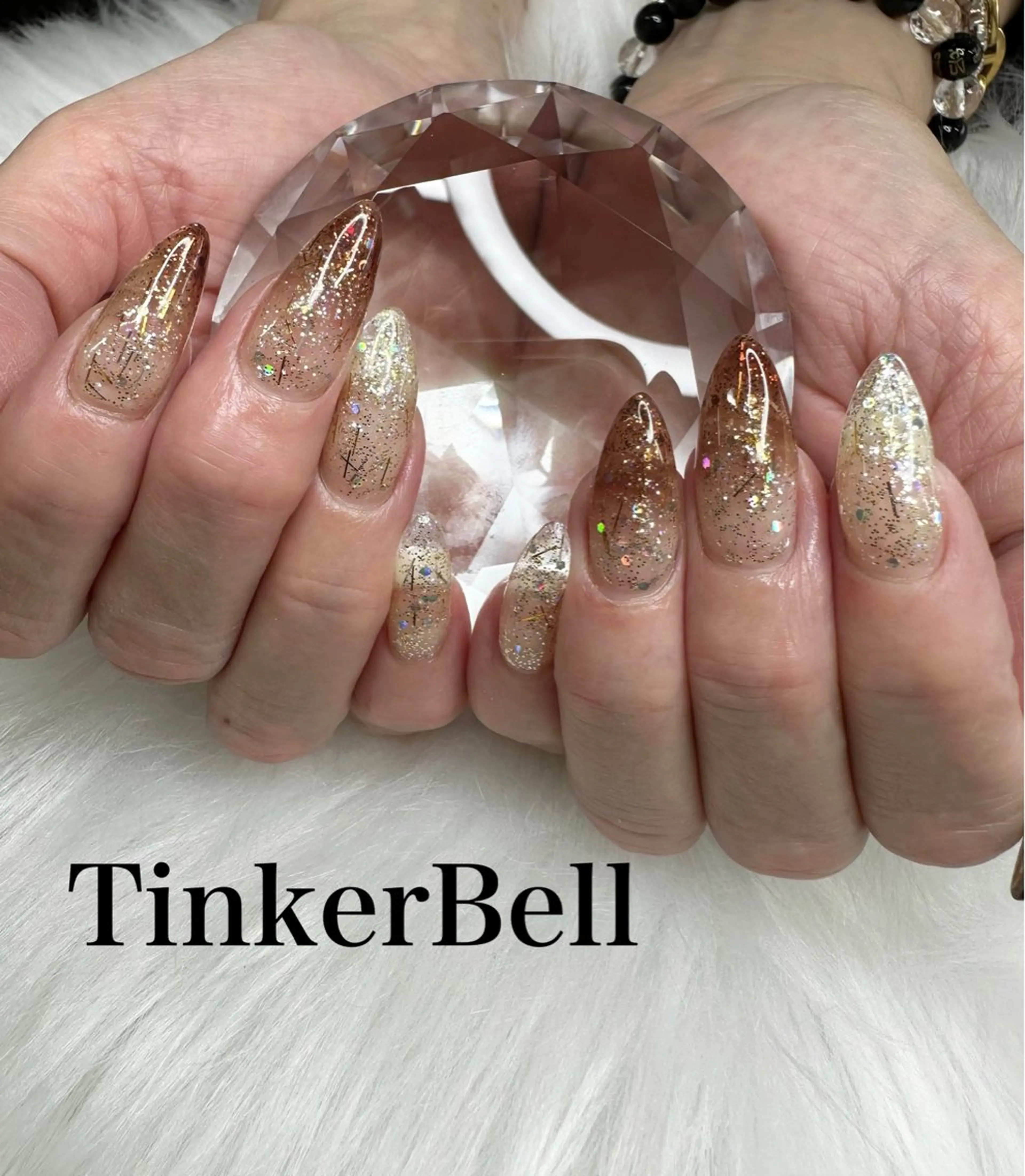 ネイル ブラウン ラメ(グリッター) ハンドネイル Tinker Bellのネイルデザイン