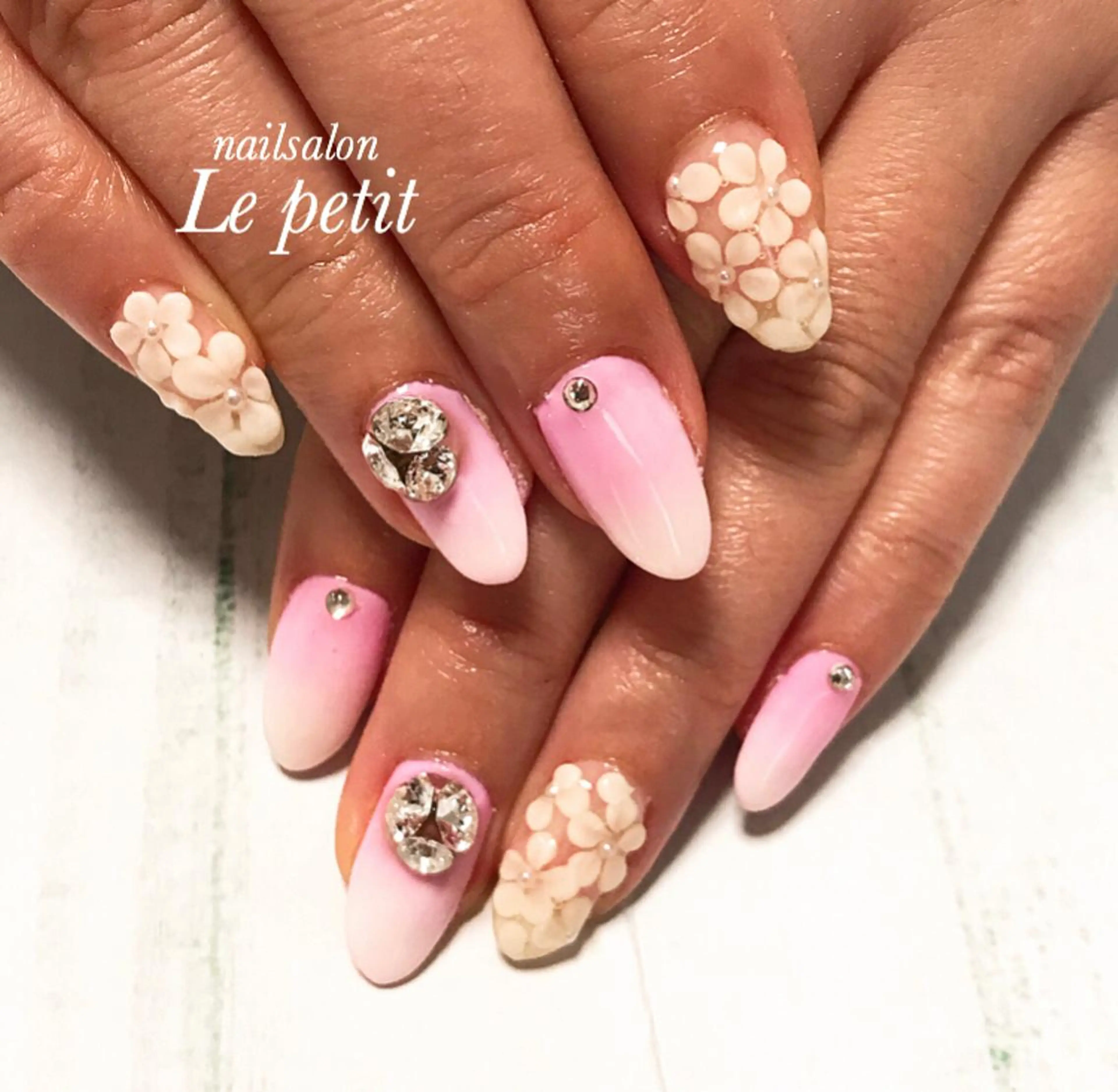 ネイル 石野 広佳のネイルデザイン