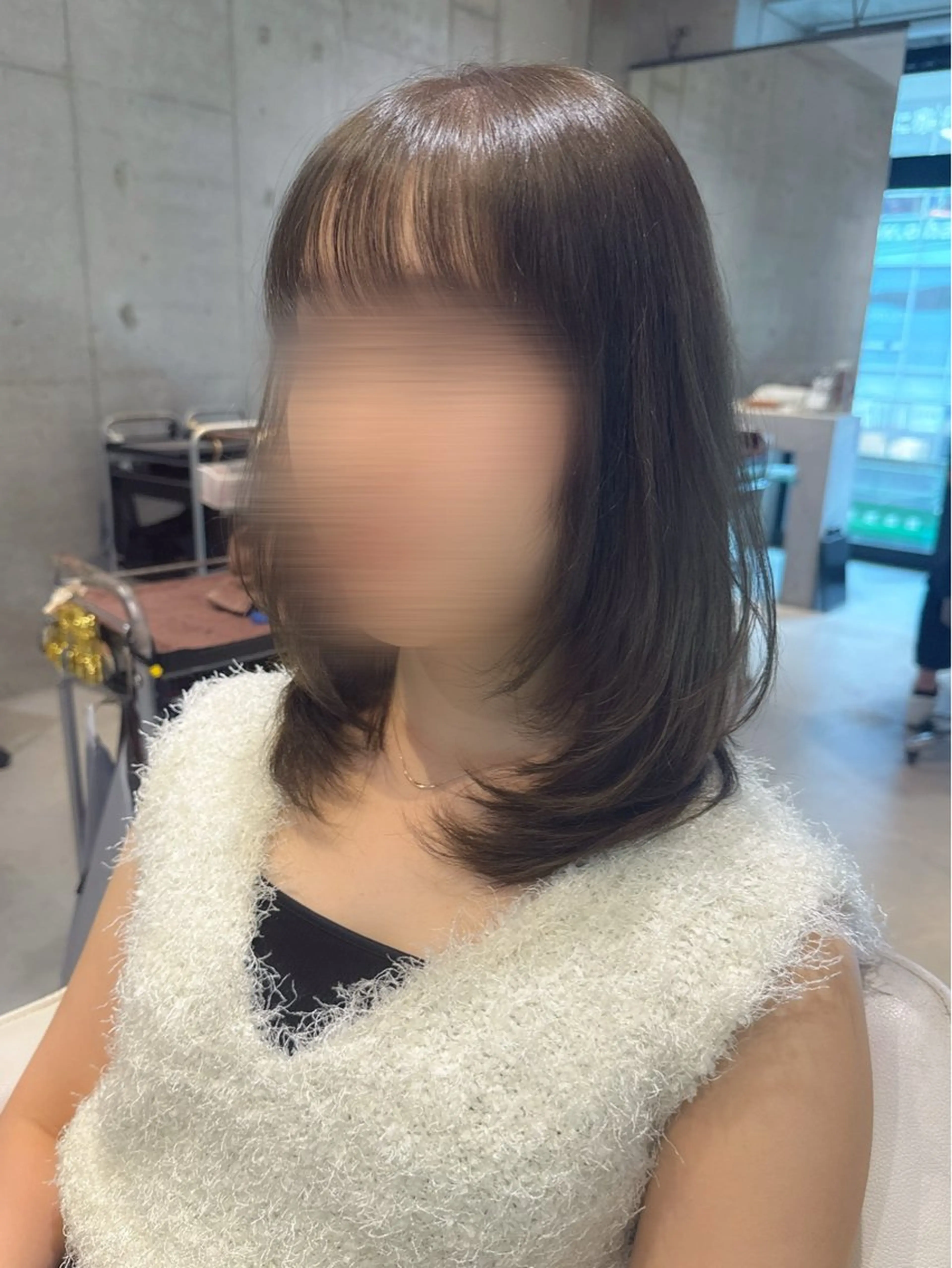 ミディアム レイヤーカット カット ヘアカラー トリートメント SALOWIN横浜所属・ﾚｲﾔｰ.ﾍｱｾｯﾄ 🤍宮本しおりのヘアスタイル