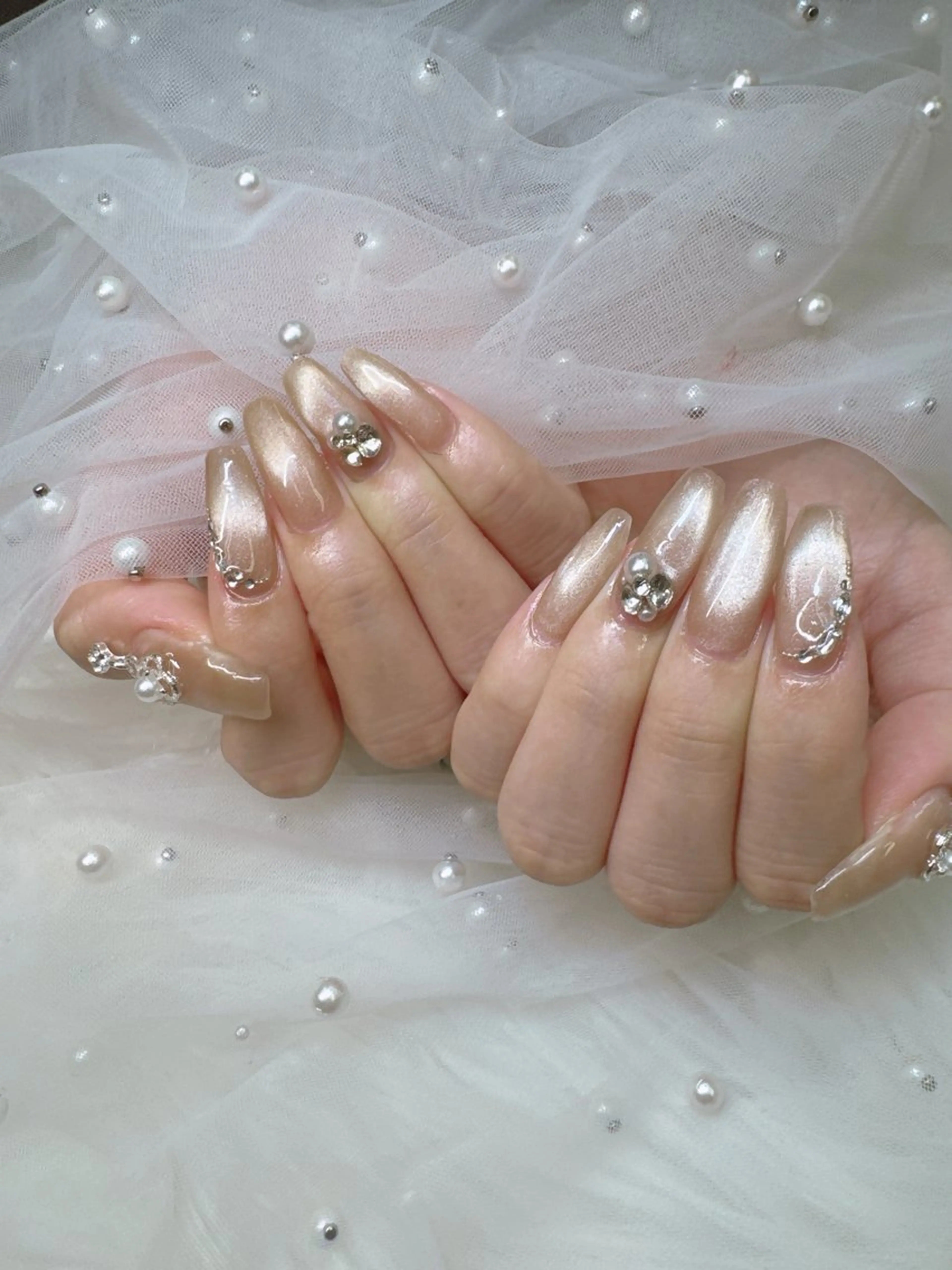 ネイル フレンチネイル キラキラネイル 韓国ネイル 持ち込み 春ネイル ハンドネイル Queeens nailのネイルデザイン