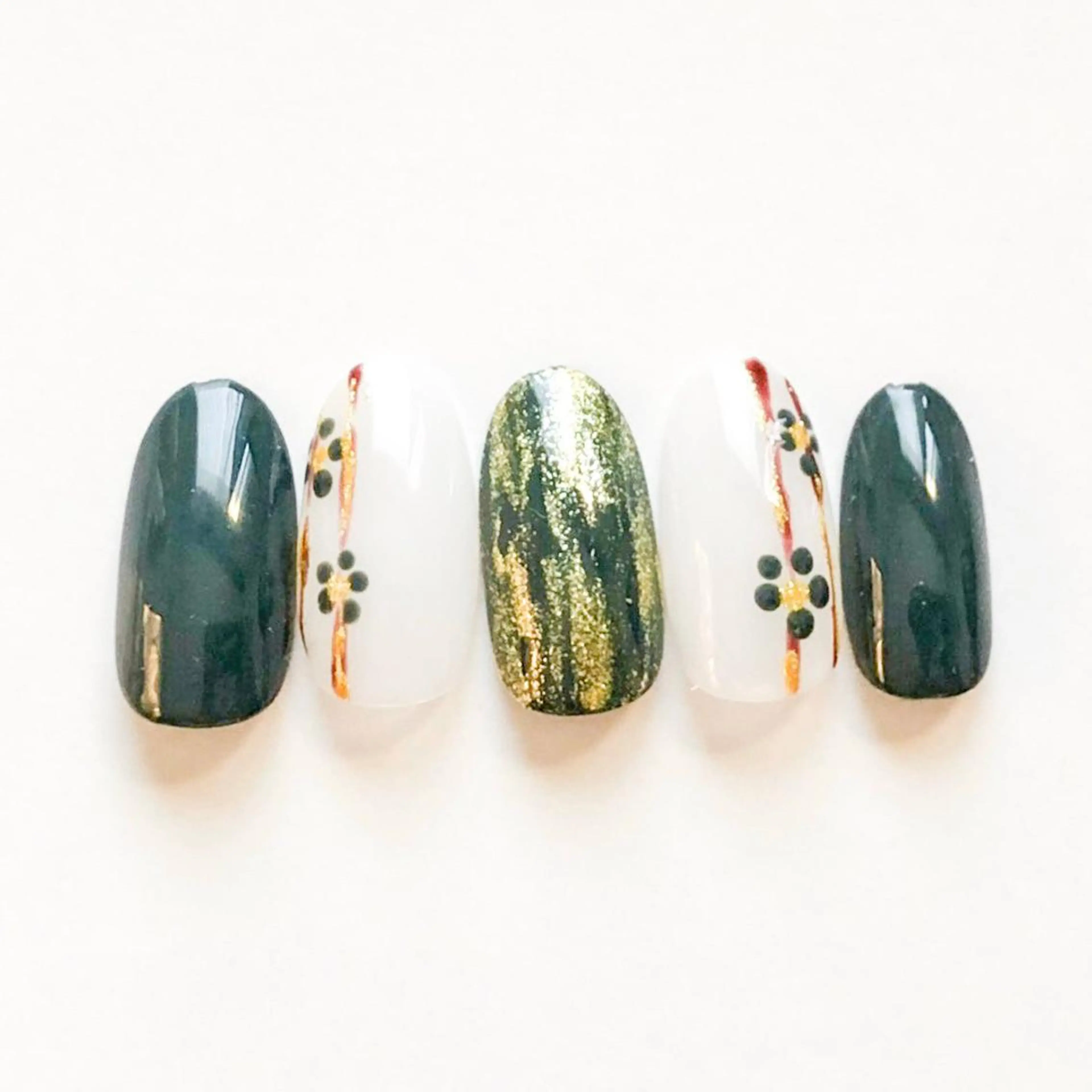 ネイル tiarynail K K🐼のネイルデザイン