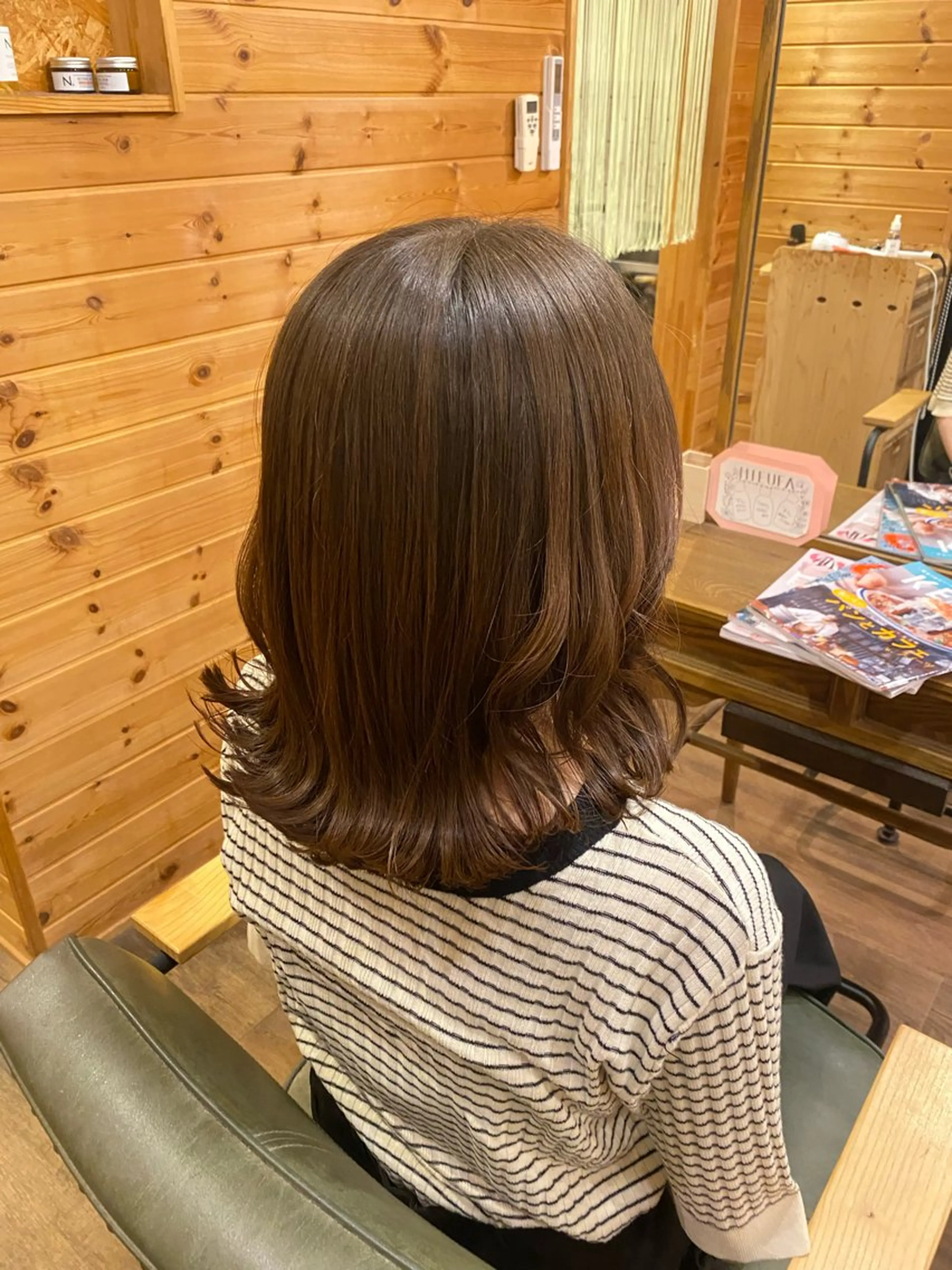 セミロング 外ハネヘア Ecre hair所属・Ecre hair SARAのヘアスタイル