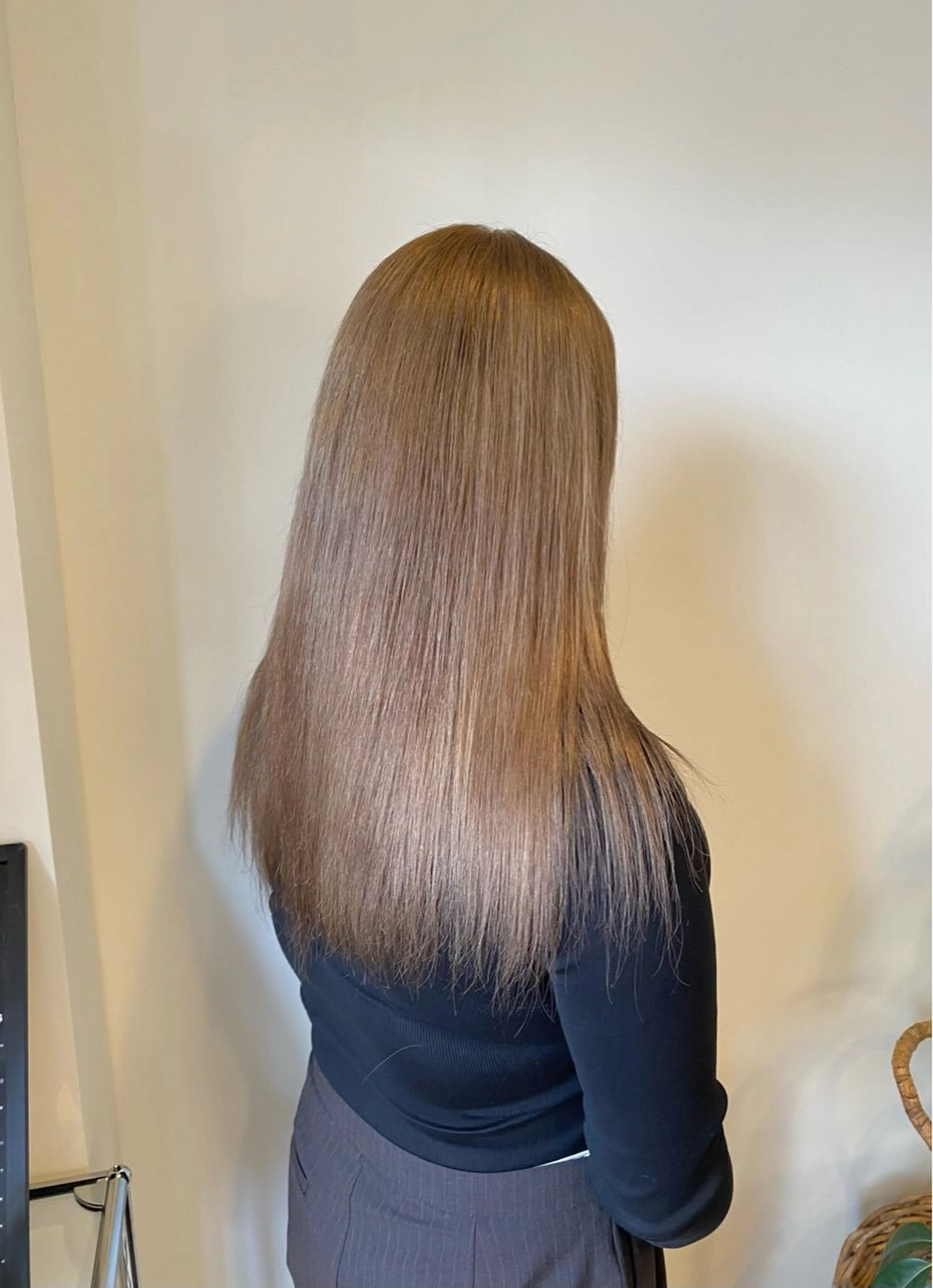 ロング カラー ベージュカラー ヘーゼル ヘアカラー Ludwig AIRIのヘアスタイル